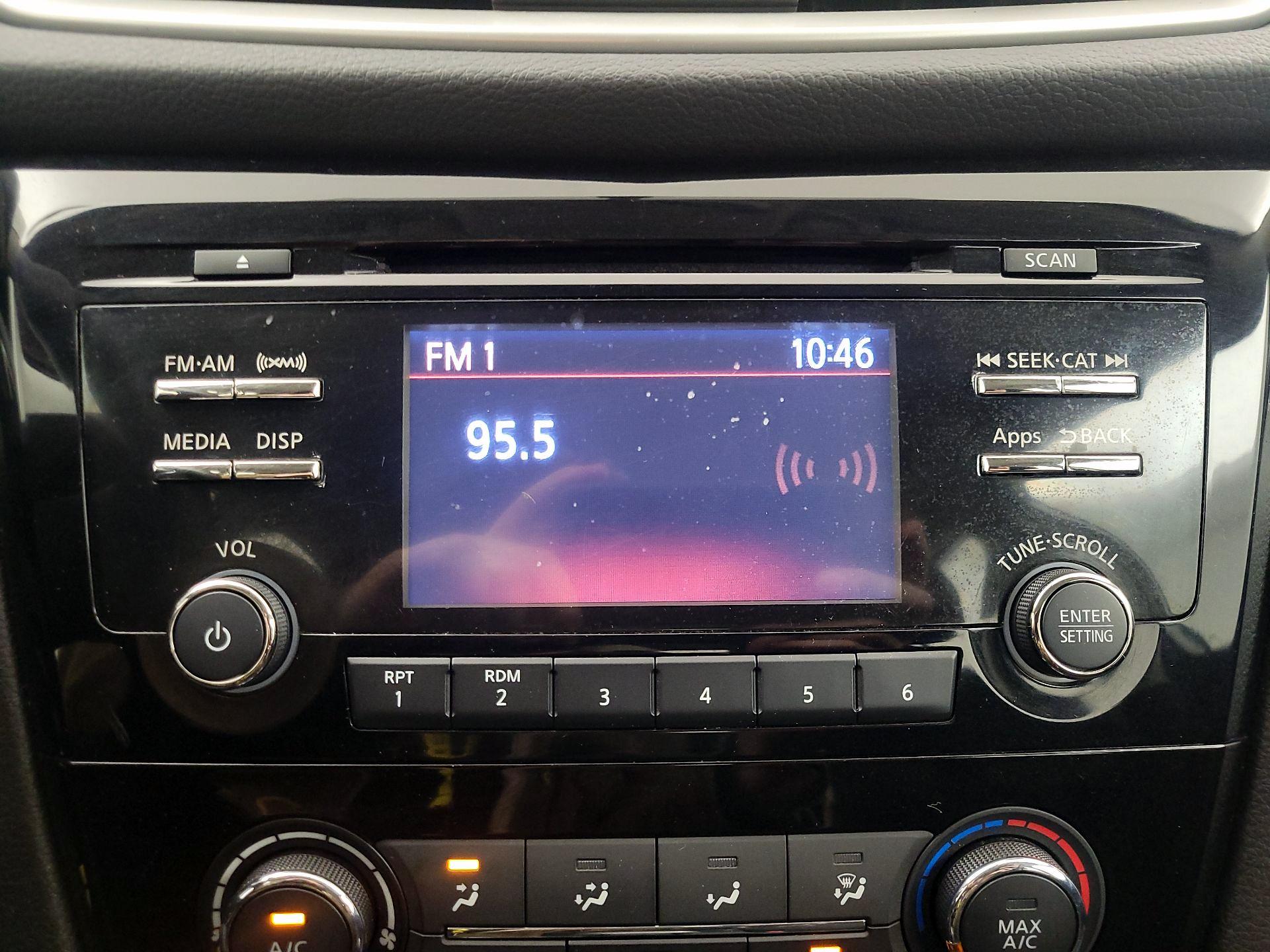 Thumbnail: 2016 Nissan Rogue - 15