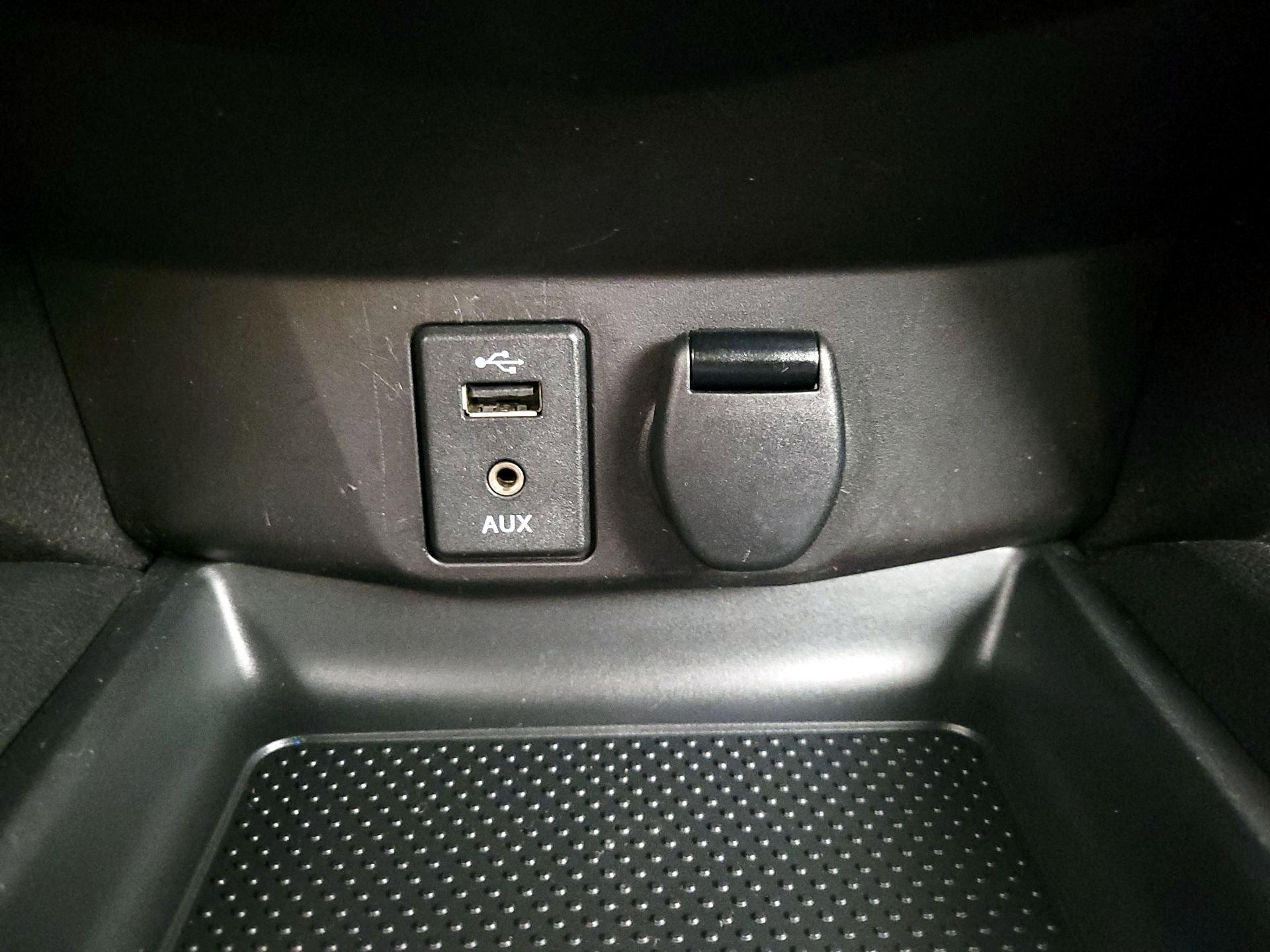 Thumbnail: 2016 Nissan Rogue - 18