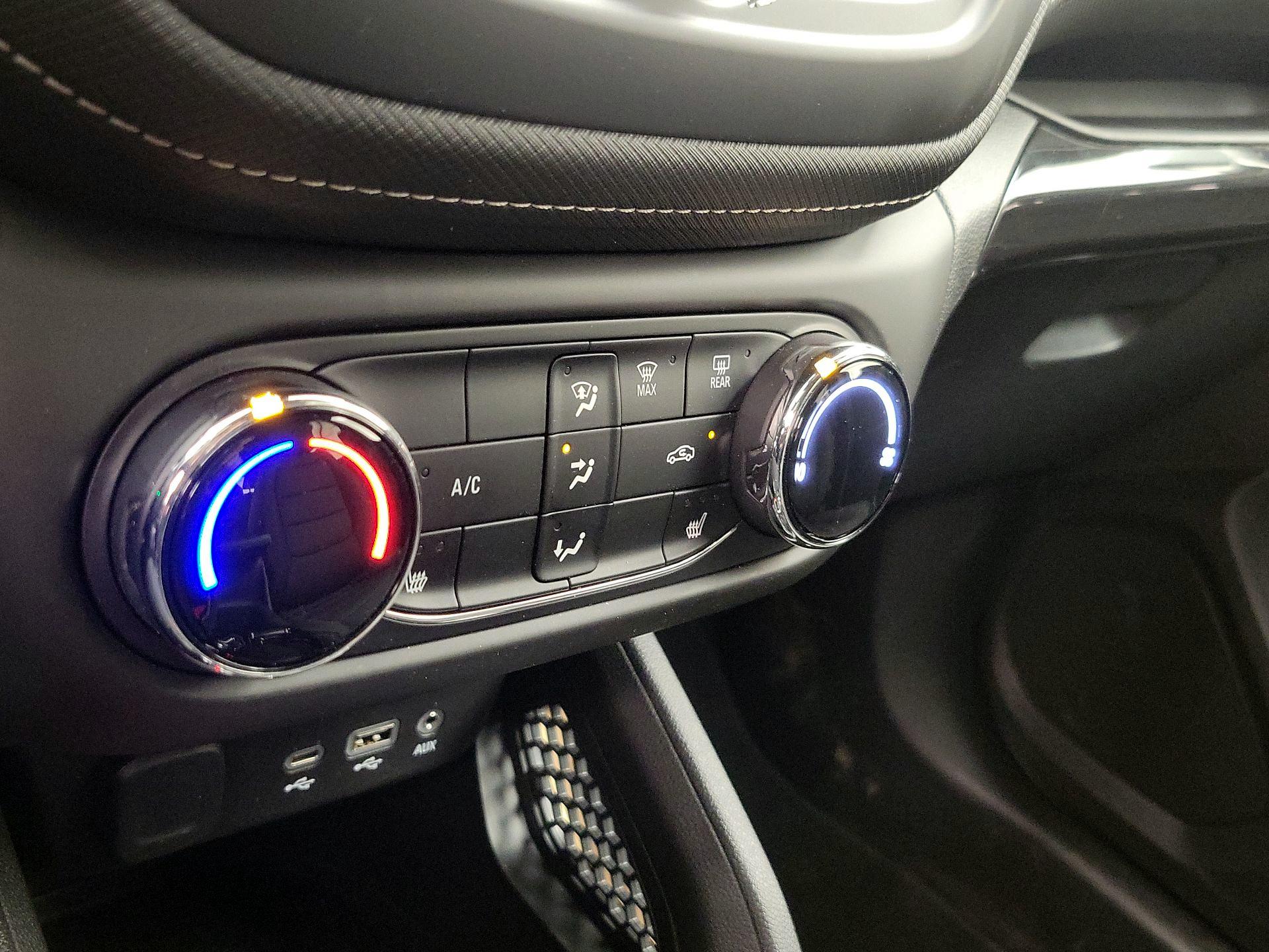 Thumbnail: 2023 Chevrolet TrailBlazer - 16