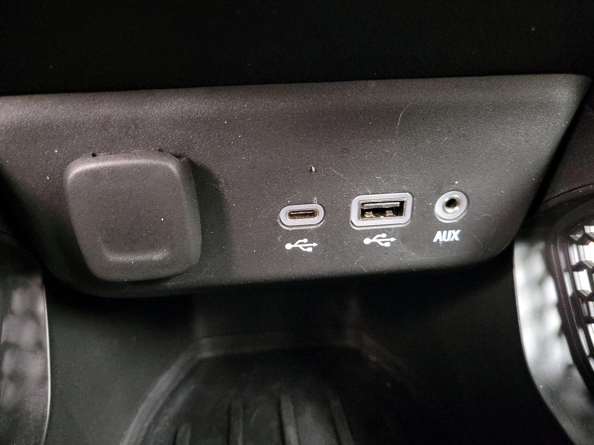 Thumbnail: 2023 Chevrolet TrailBlazer - 18