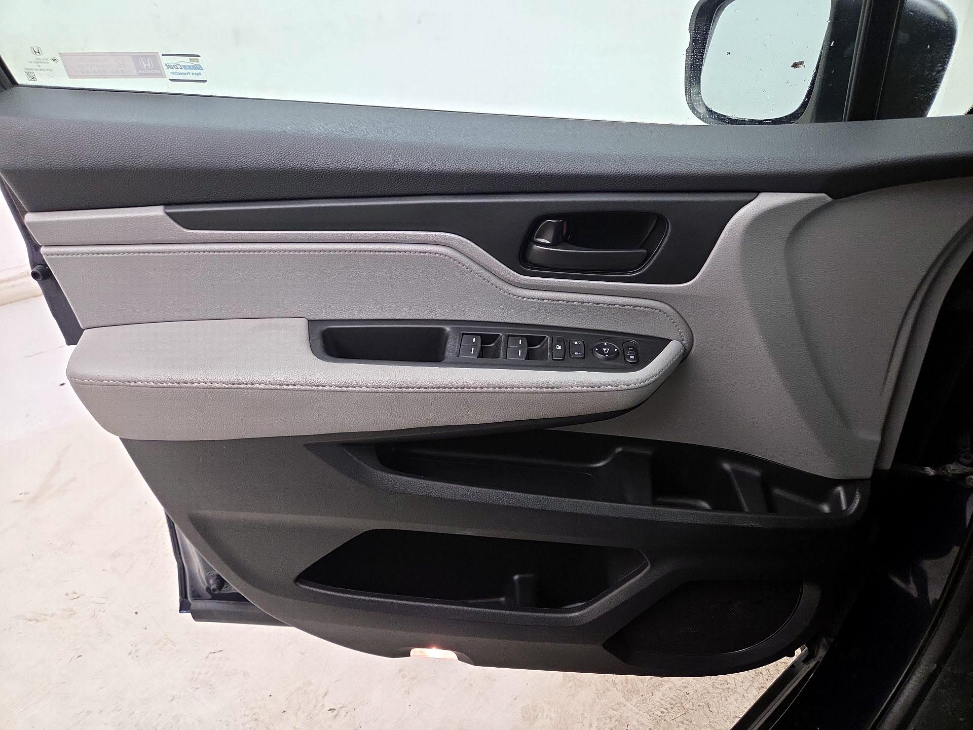 Thumbnail: 2019 Honda Odyssey - 12