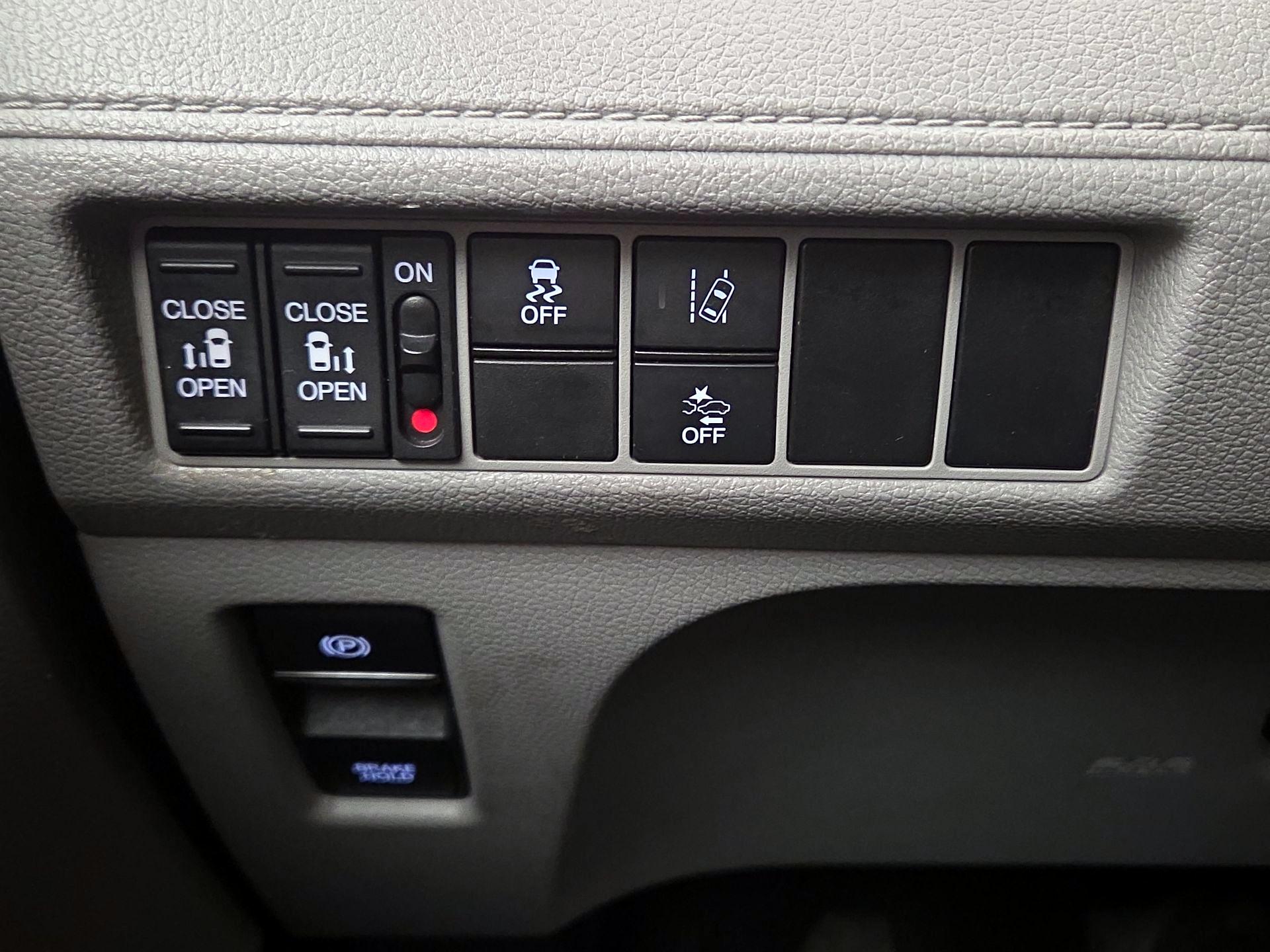 Thumbnail: 2019 Honda Odyssey - 13