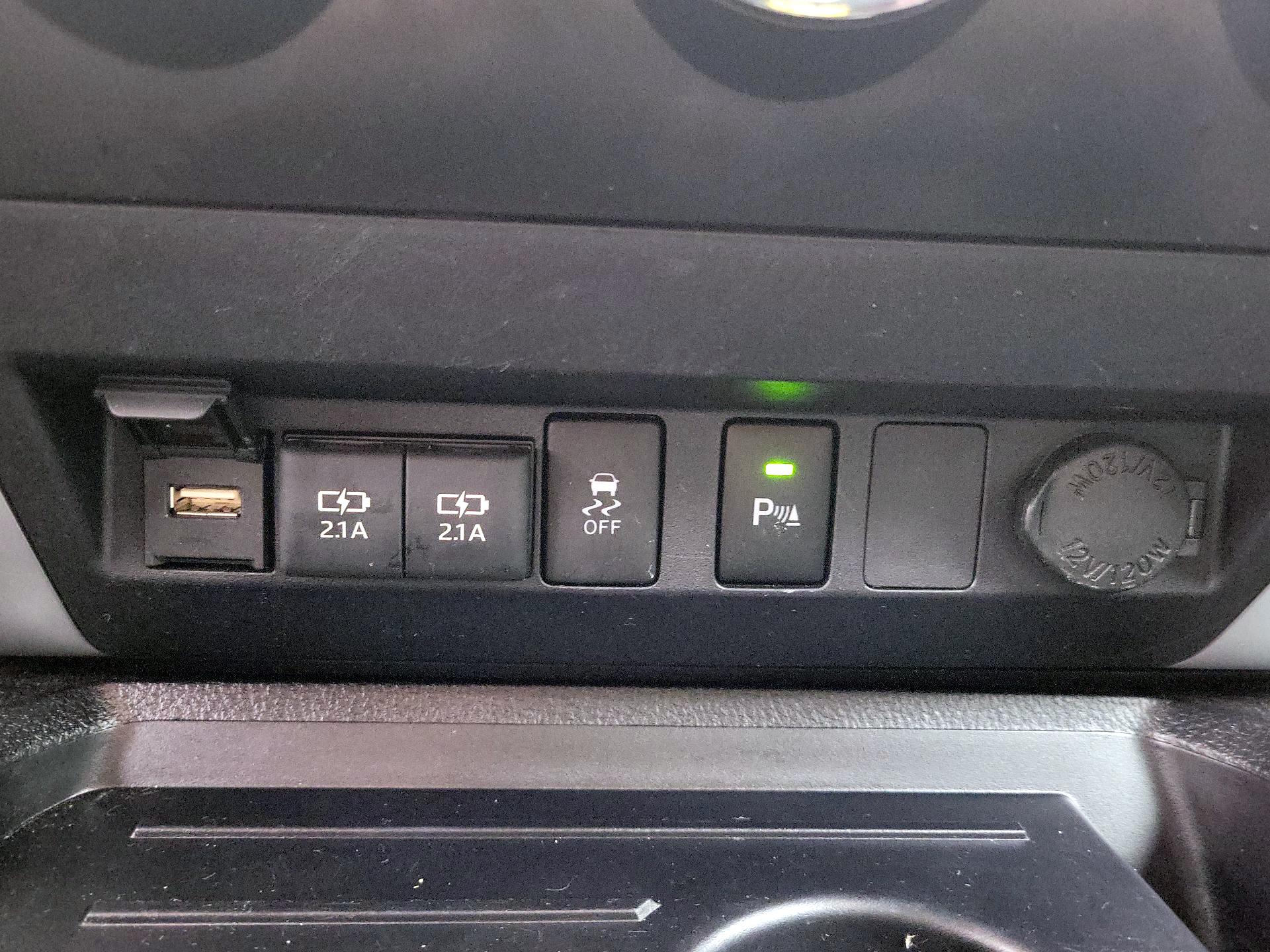 Thumbnail: 2021 Toyota Tundra - 18