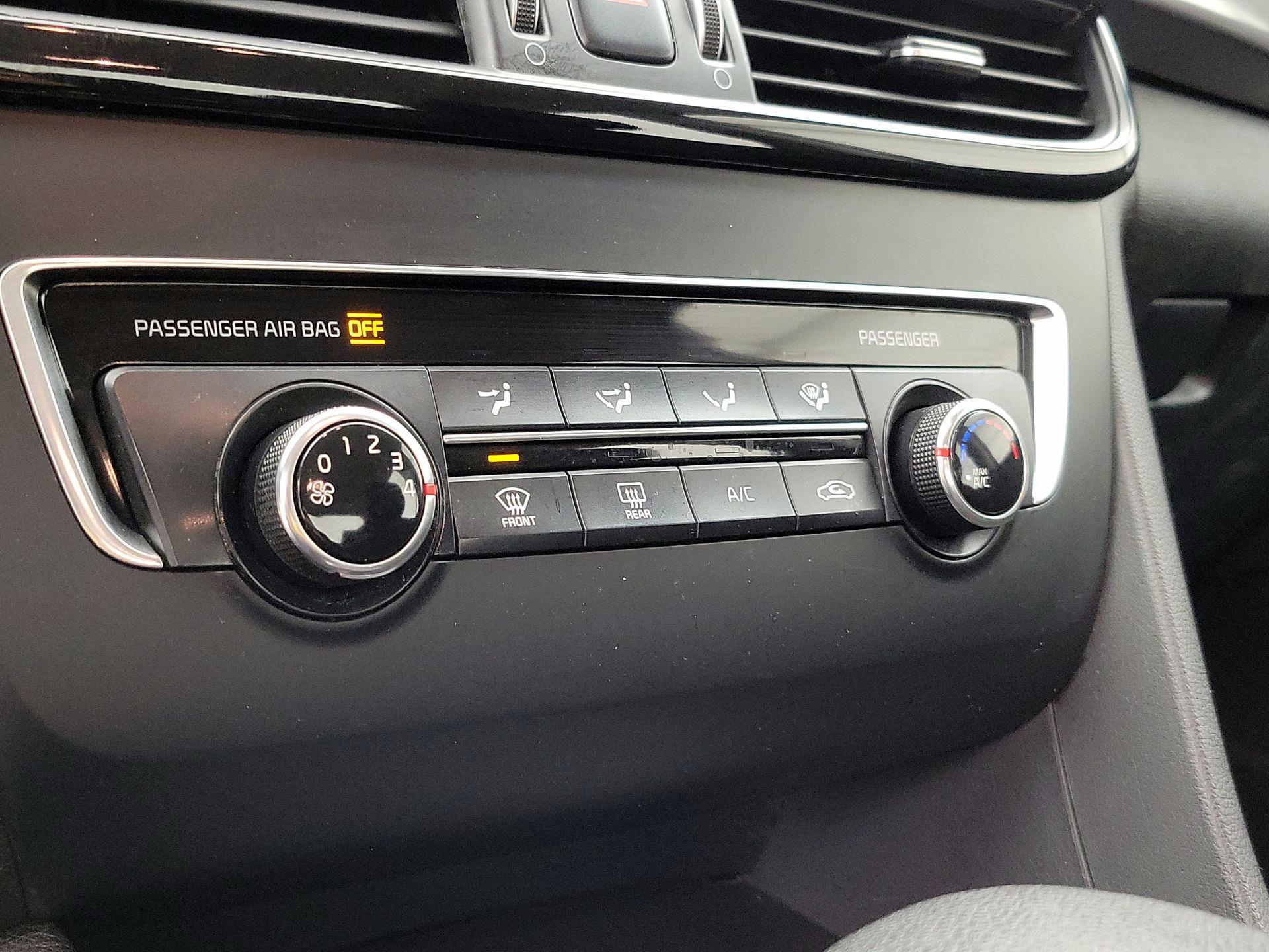 Thumbnail: 2017 Kia Optima - 16