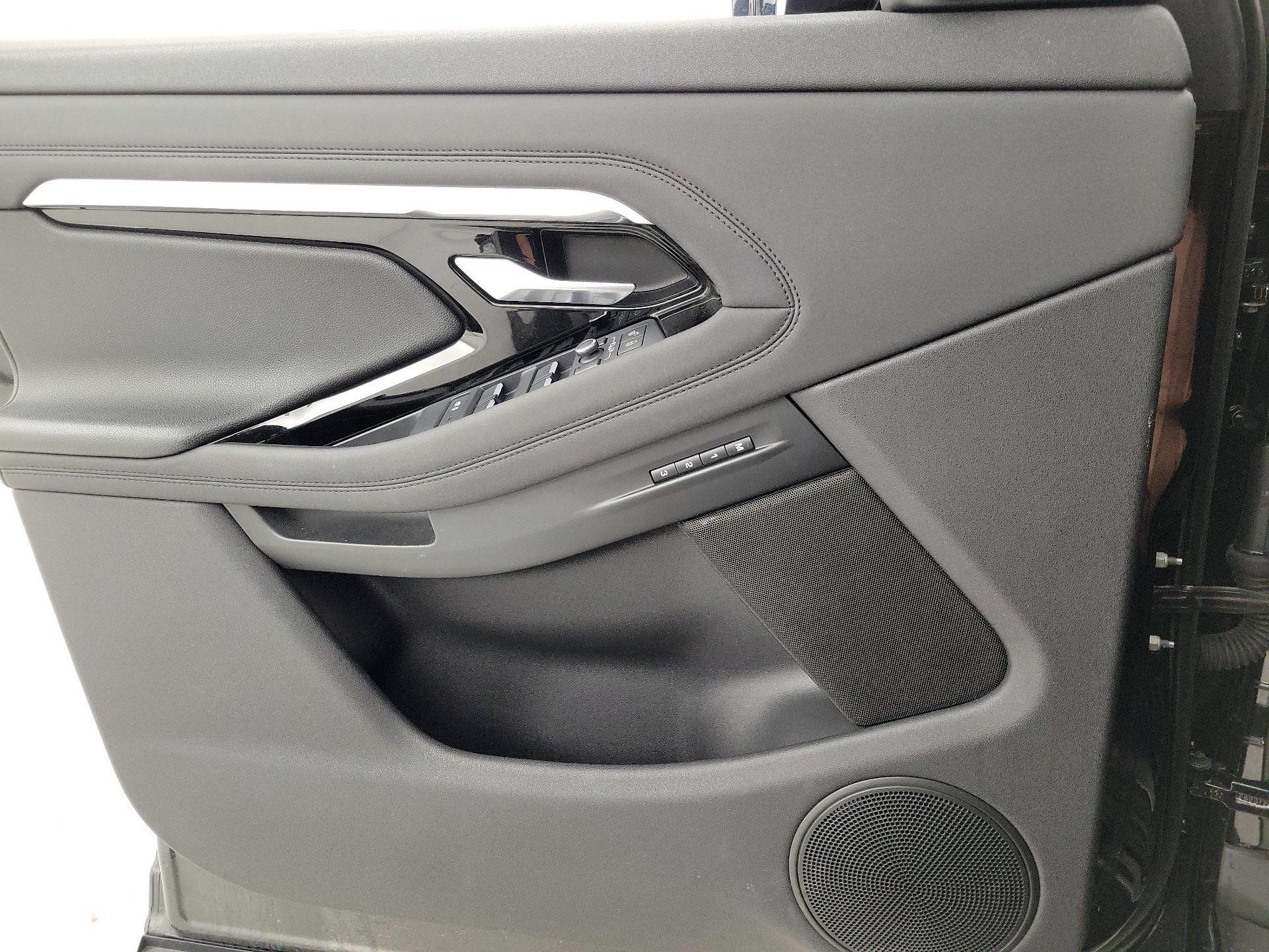 Thumbnail: 2020 Land Rover Range Rover Evoque - 12