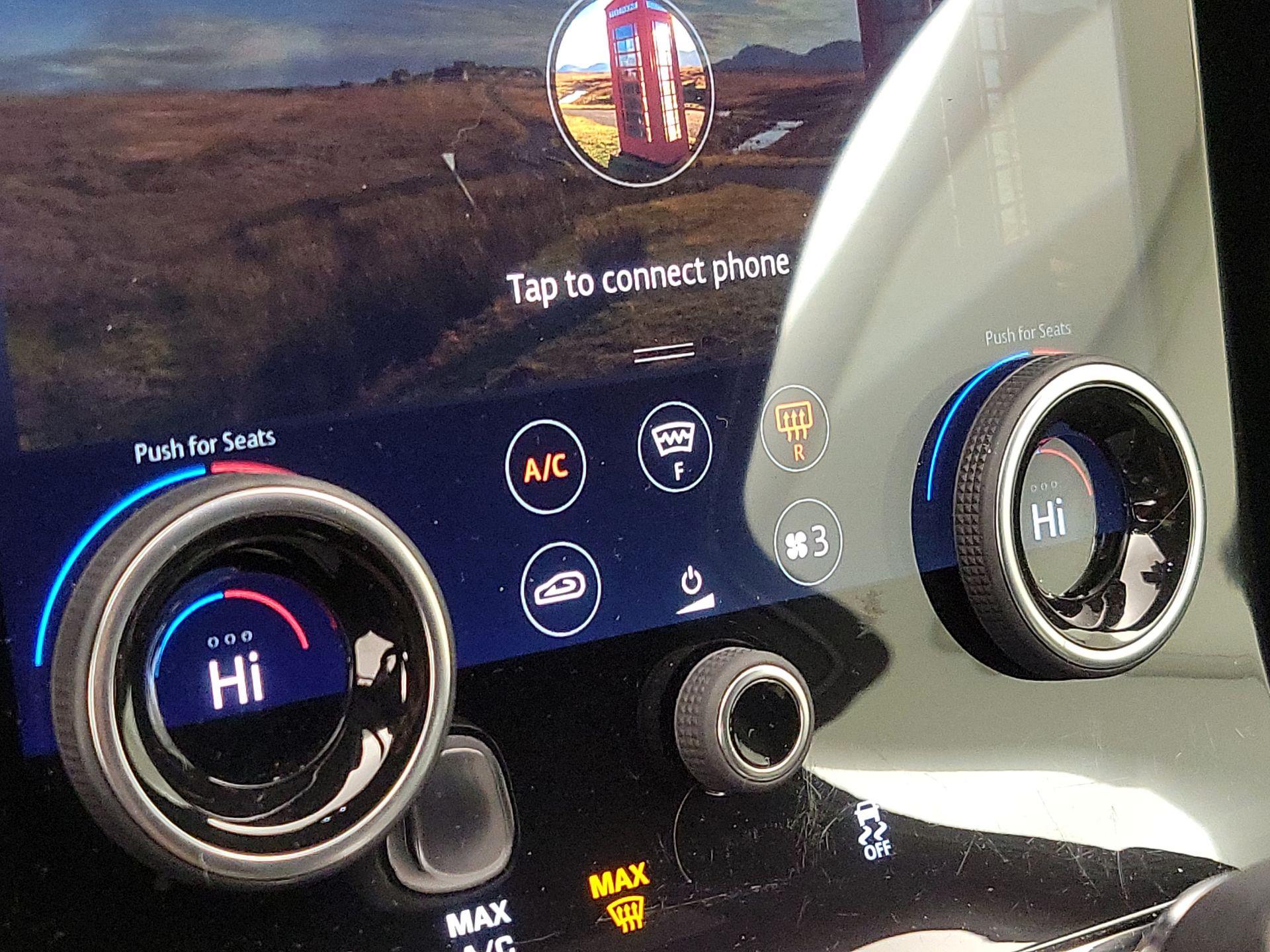 Thumbnail: 2020 Land Rover Range Rover Evoque - 17