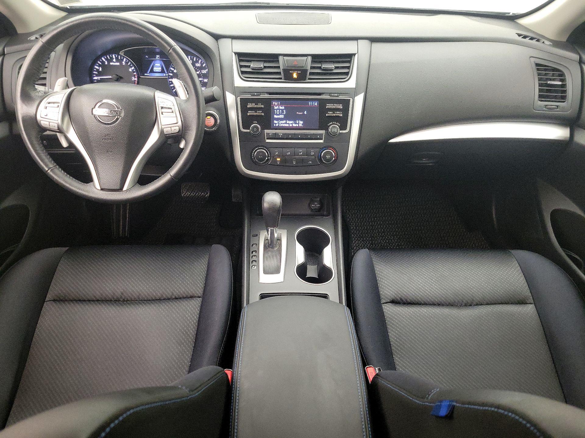 Thumbnail: 2016 Nissan Altima - 9