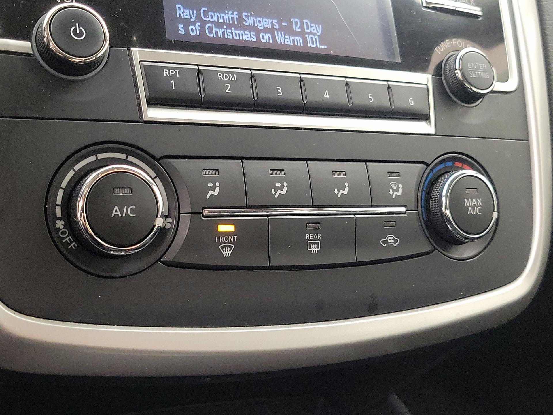 Thumbnail: 2016 Nissan Altima - 16