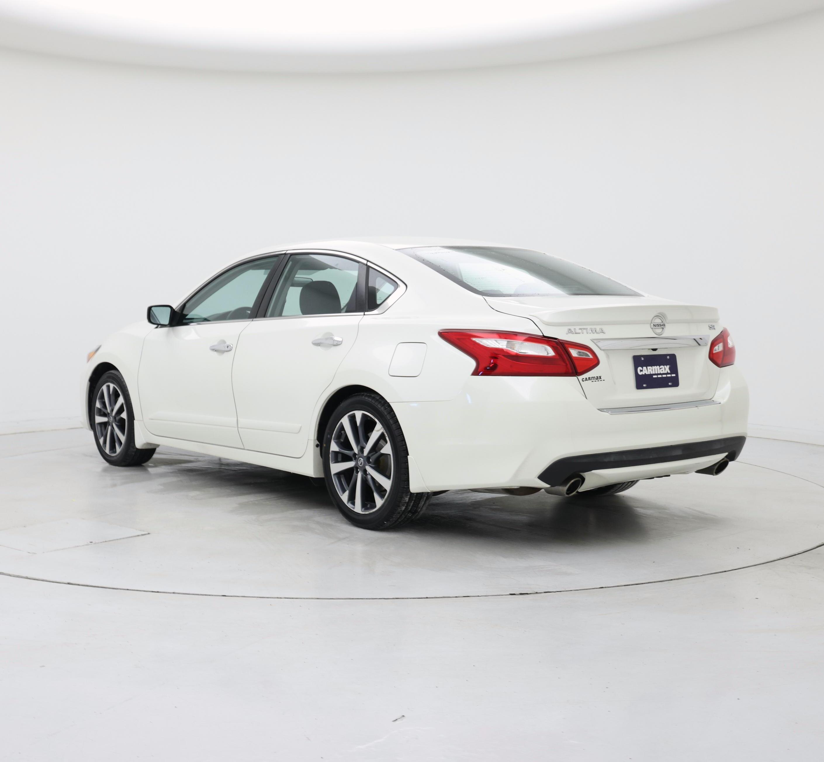 Thumbnail: 2016 Nissan Altima - 2