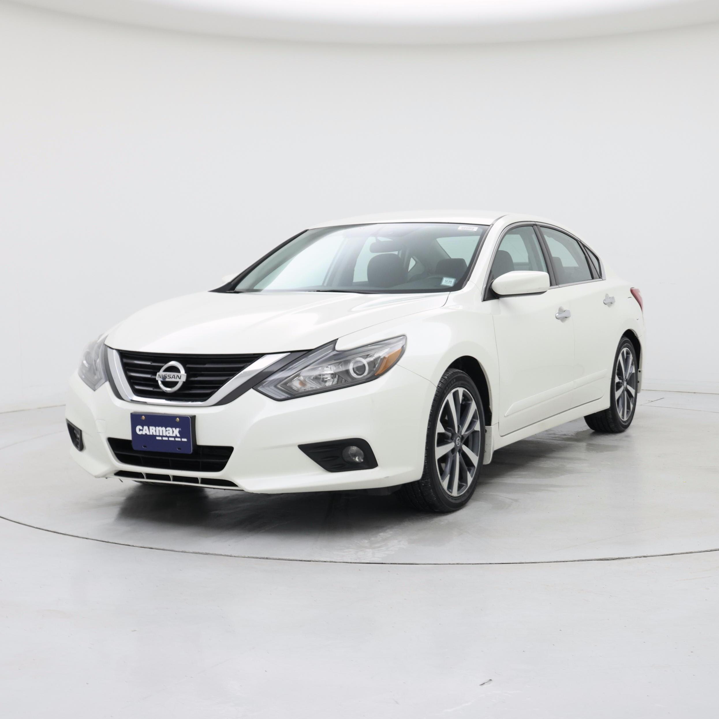 Thumbnail: 2016 Nissan Altima - 4