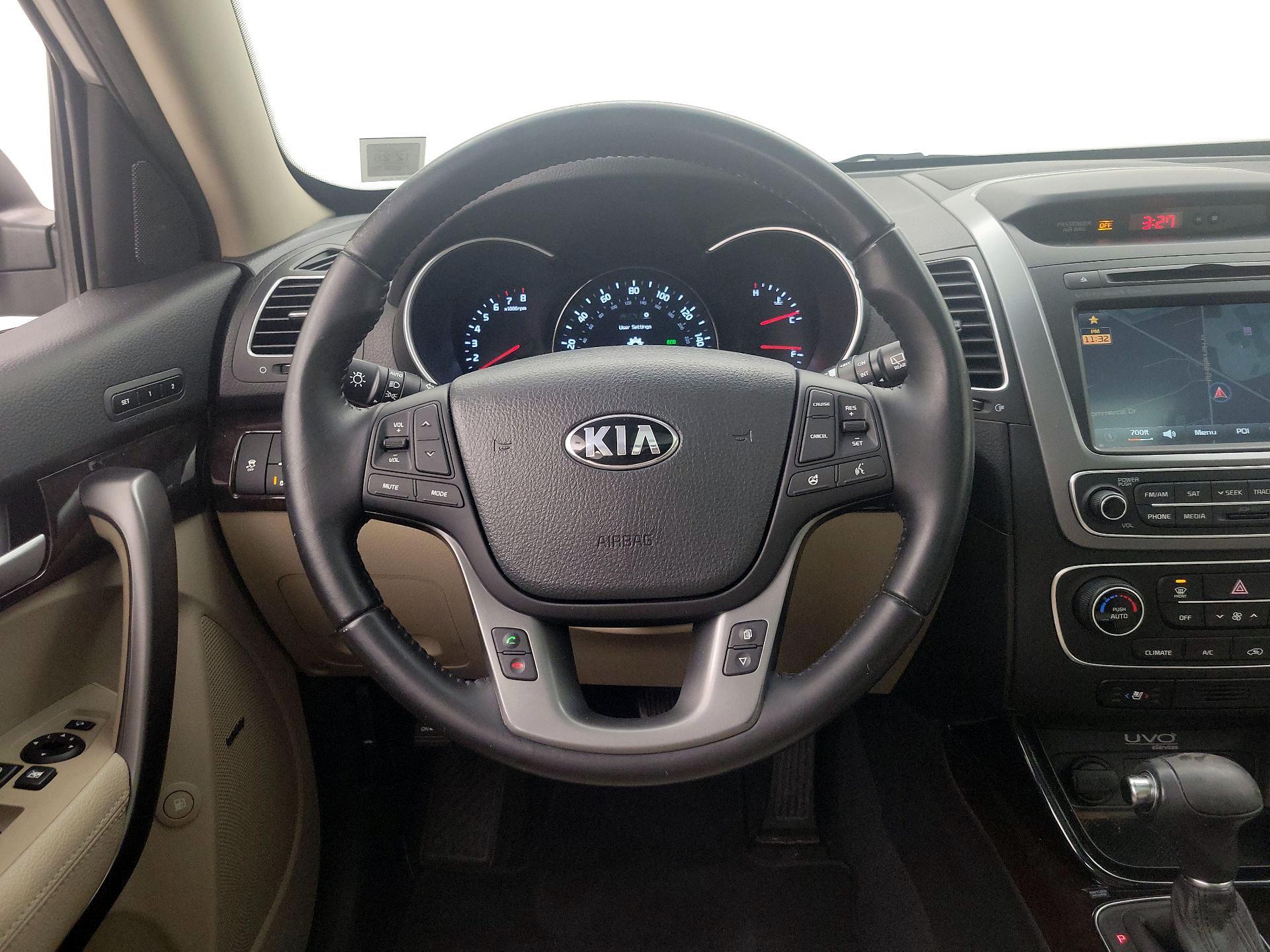 Thumbnail: 2015 Kia Sorento - 10