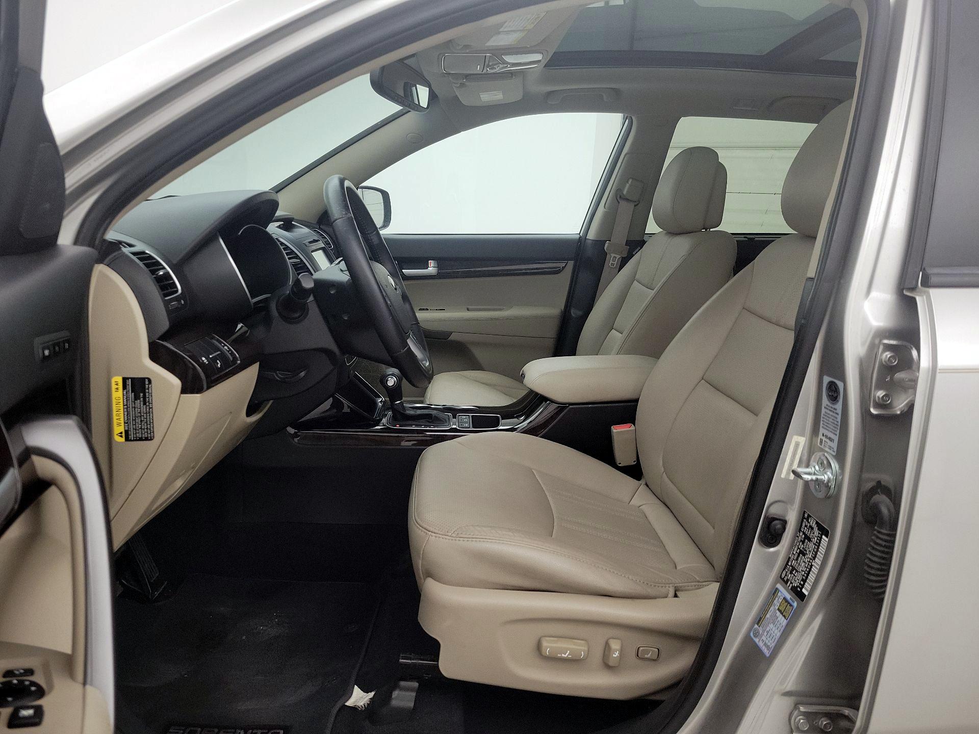 Thumbnail: 2015 Kia Sorento - 11