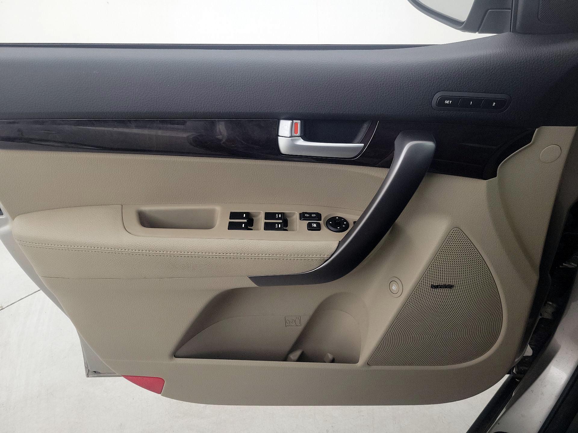 Thumbnail: 2015 Kia Sorento - 12