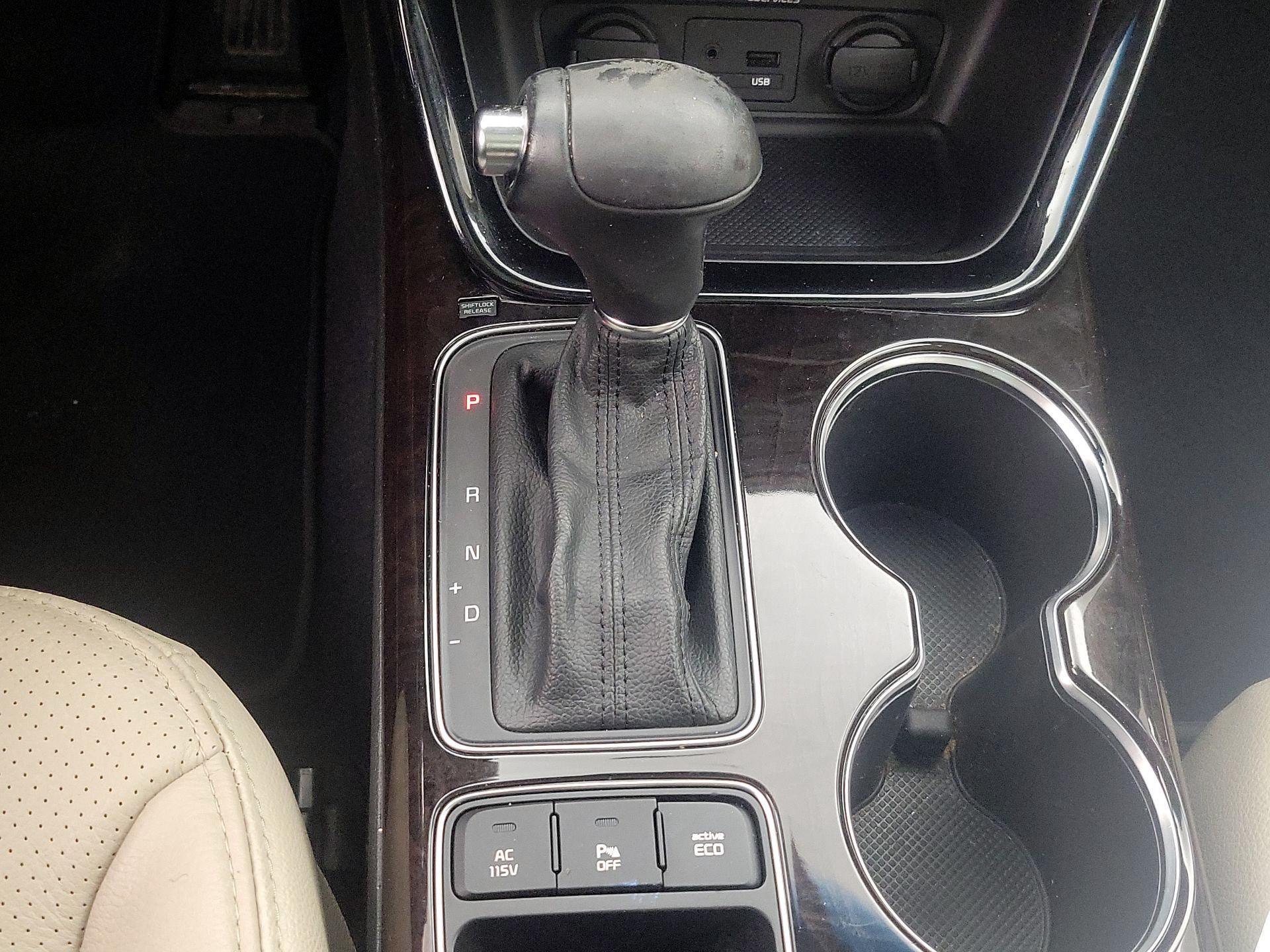 Thumbnail: 2015 Kia Sorento - 18