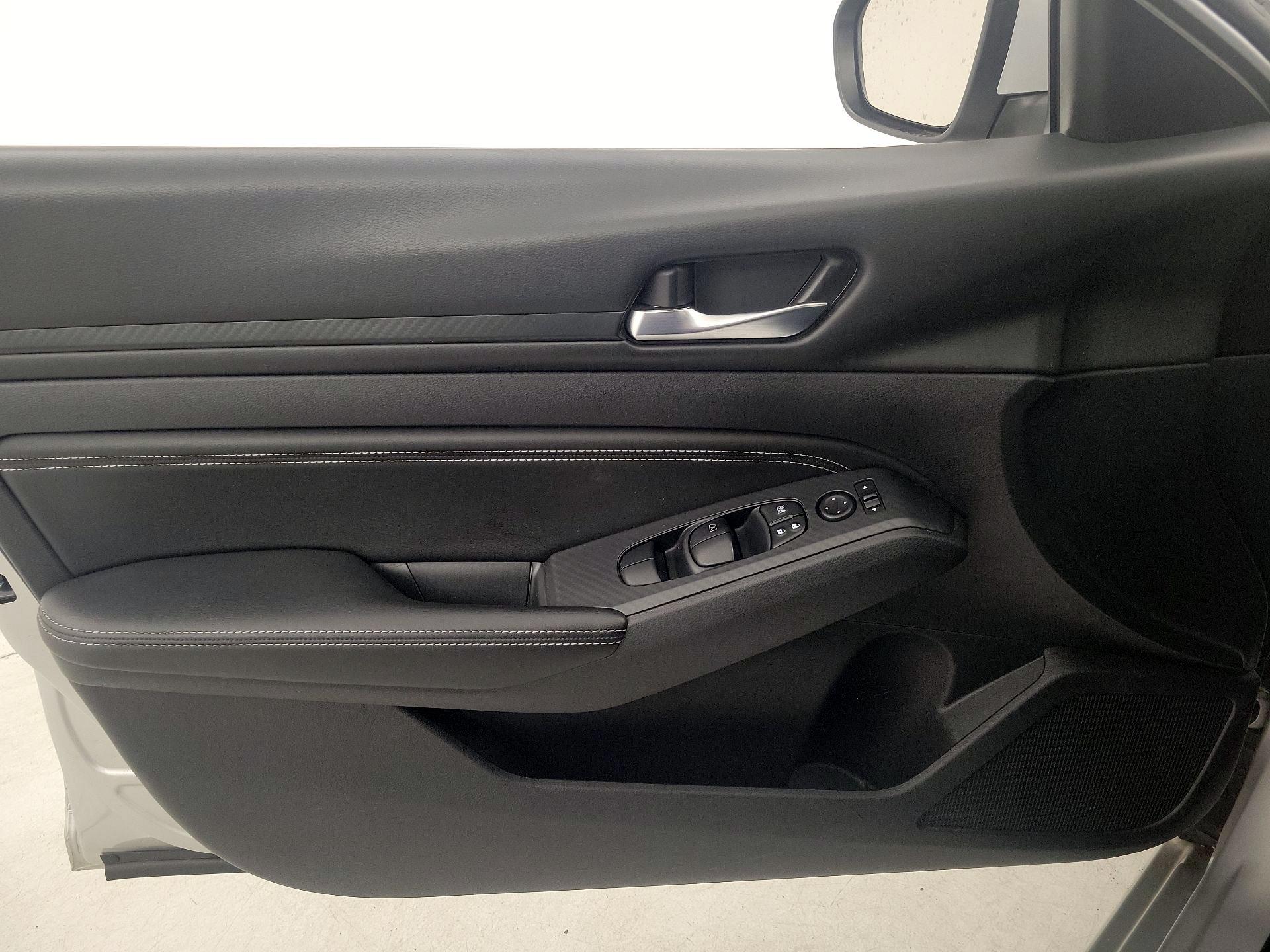 Thumbnail: 2020 Nissan Altima - 12