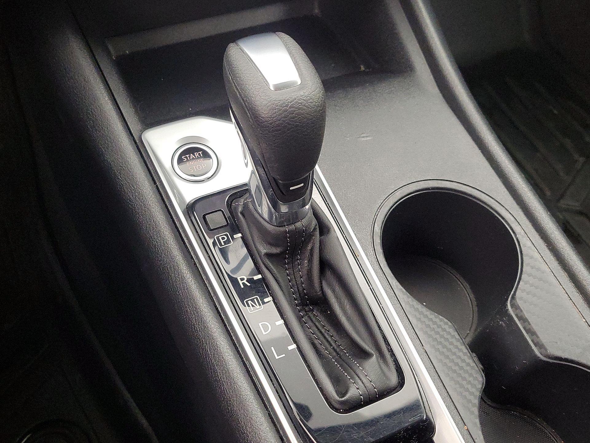 Thumbnail: 2020 Nissan Altima - 18