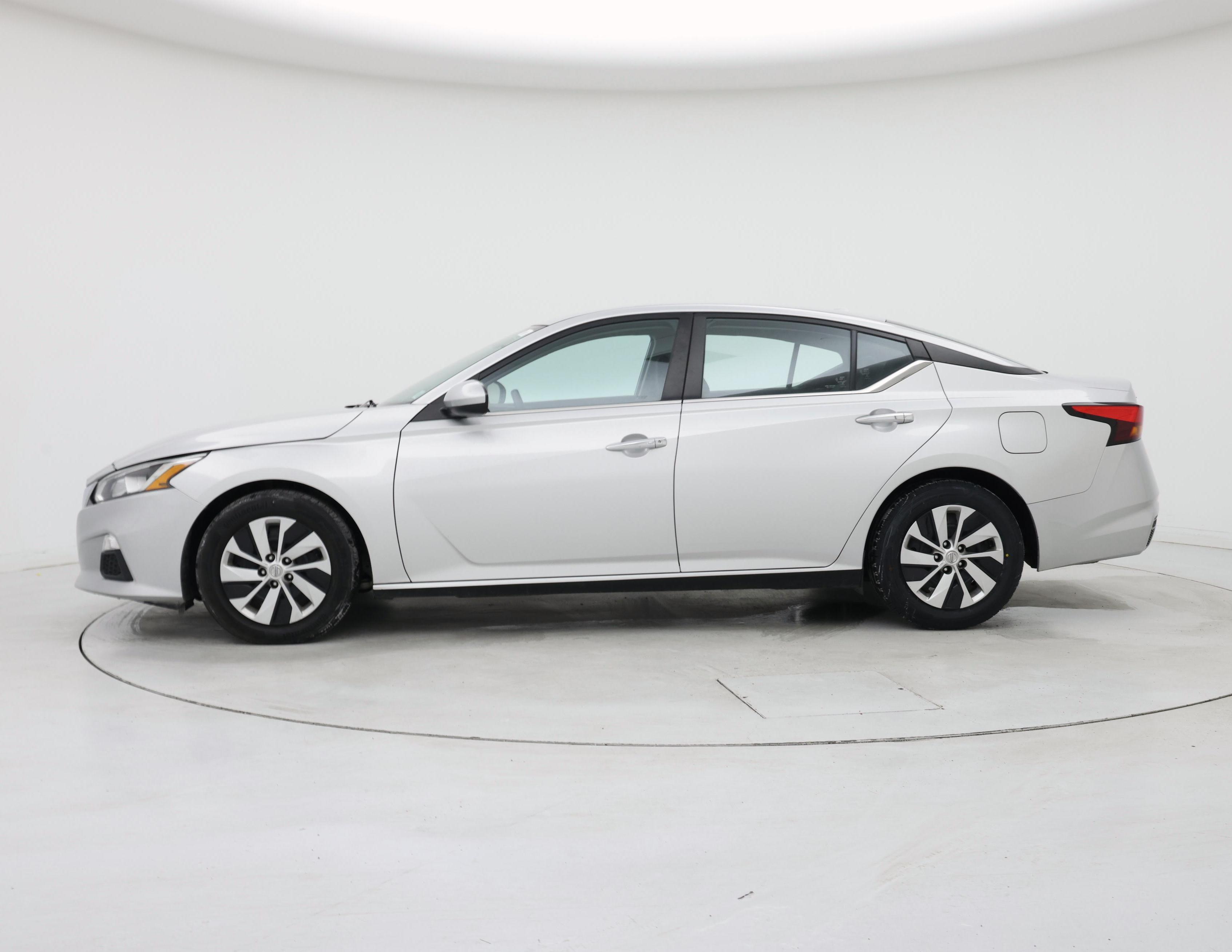 Thumbnail: 2020 Nissan Altima - 3