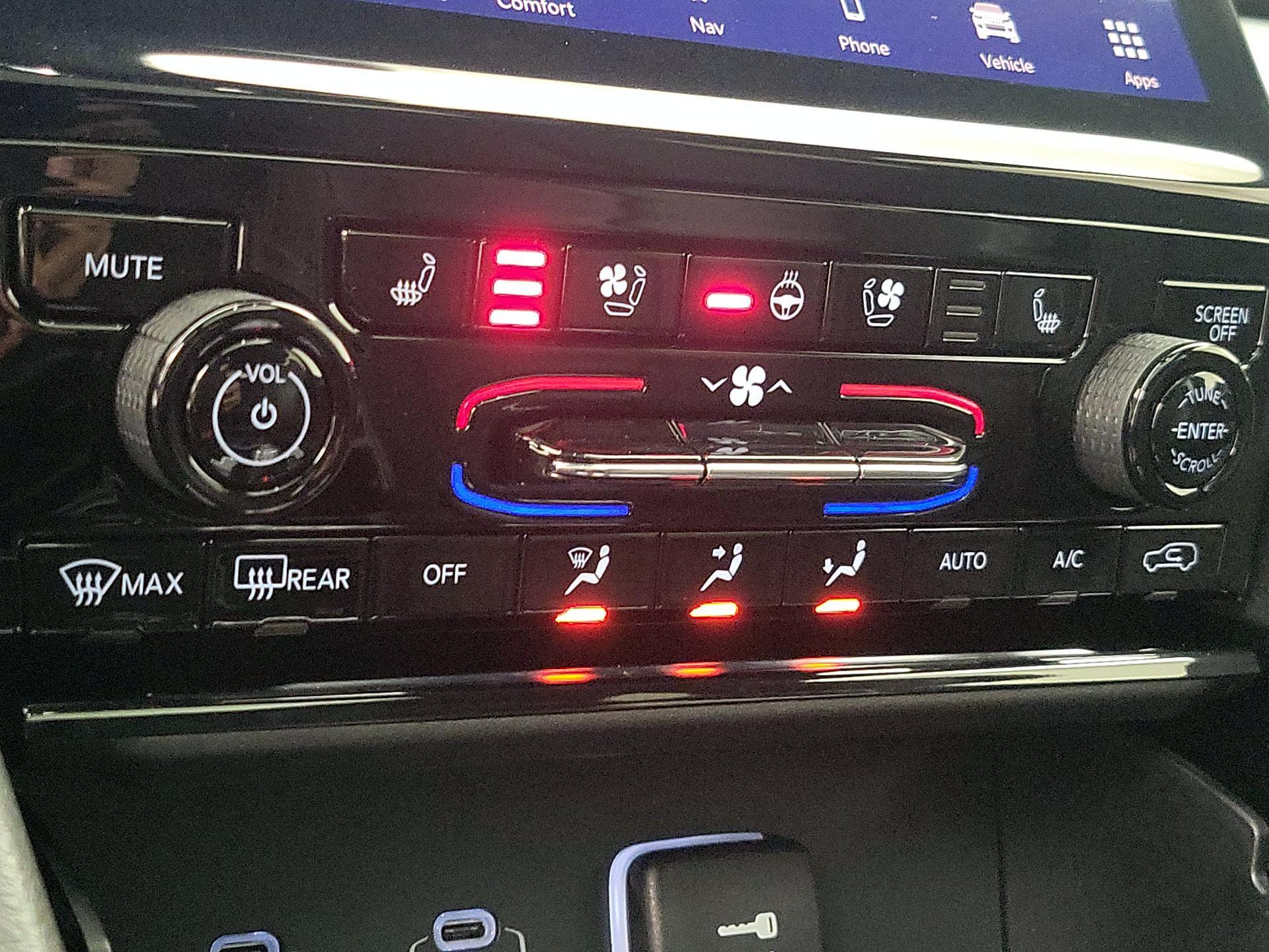 Thumbnail: 2023 Jeep Grand Cherokee - 17