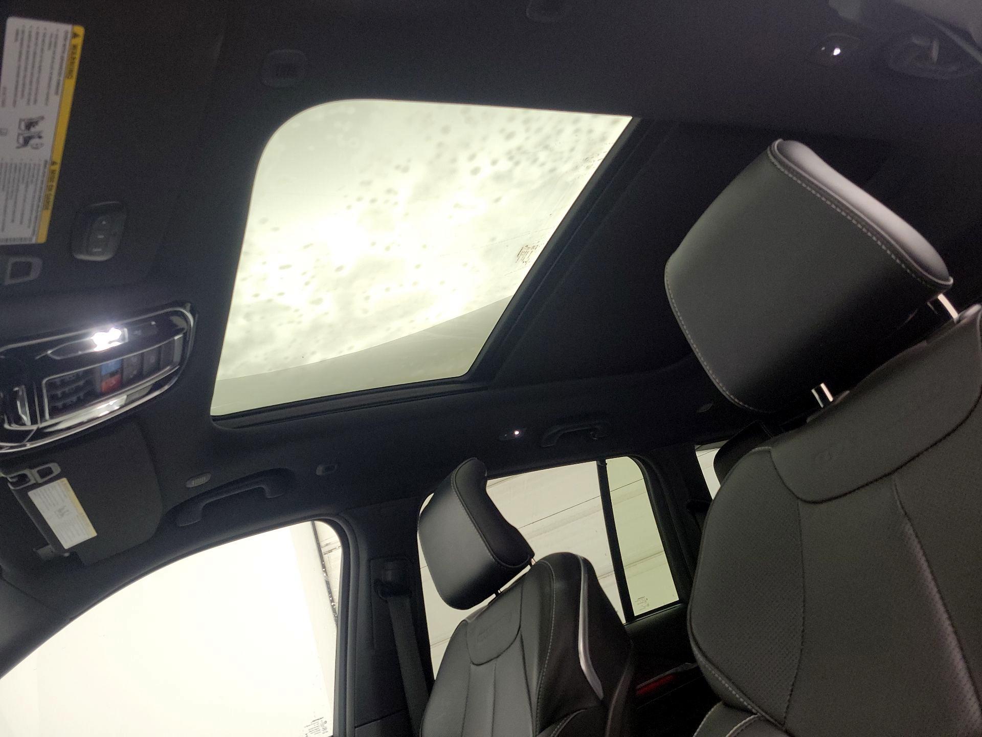 Thumbnail: 2023 Jeep Grand Cherokee - 20