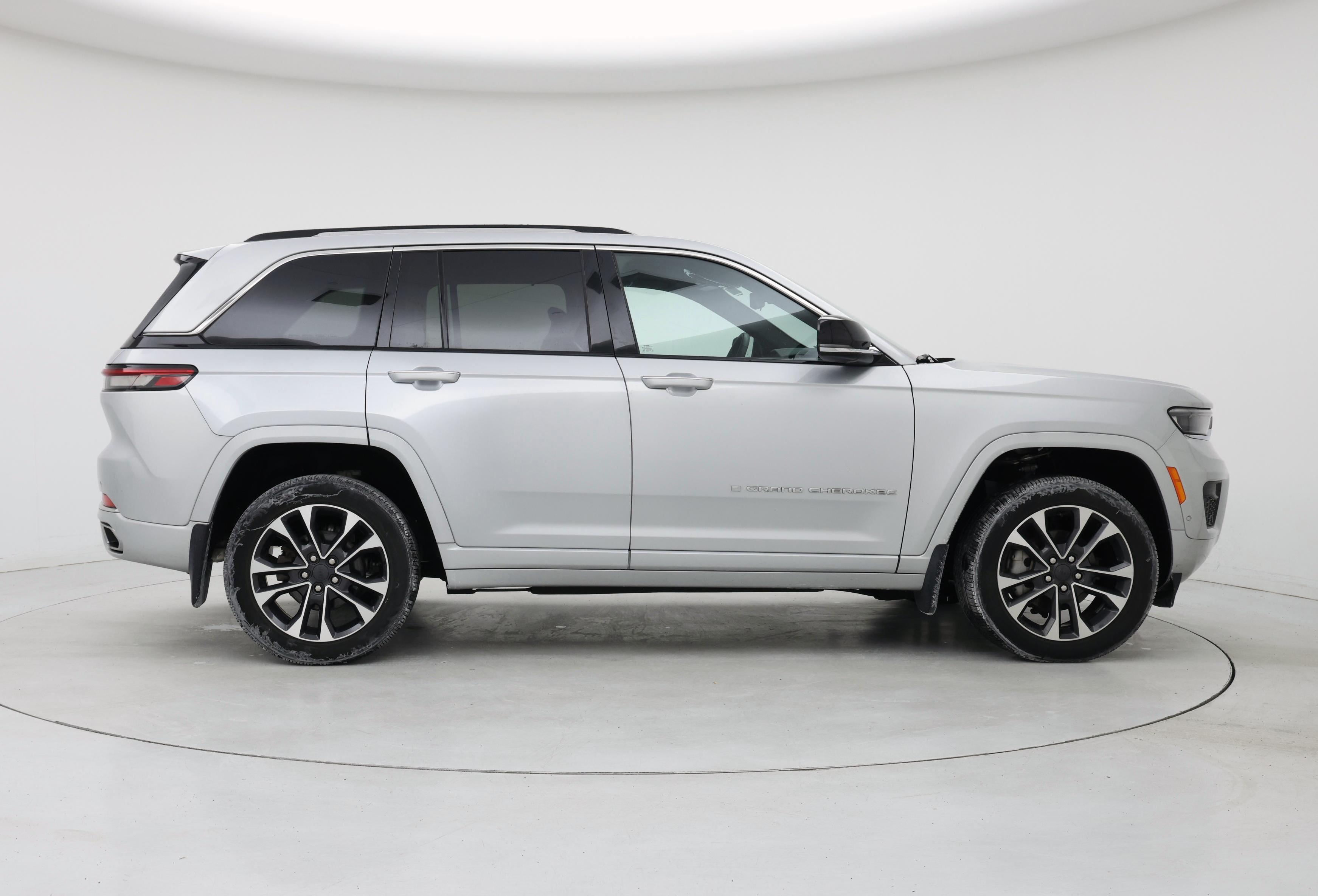 Thumbnail: 2023 Jeep Grand Cherokee - 7