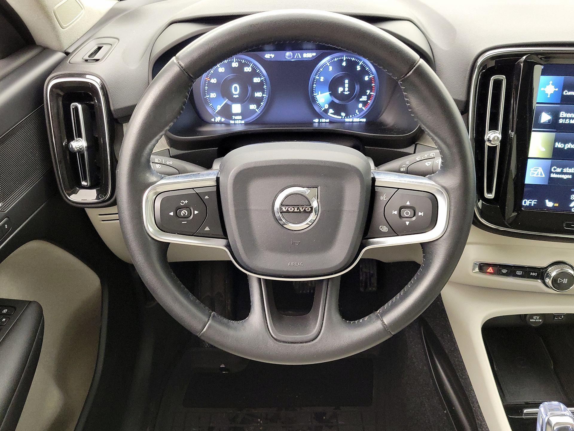 Thumbnail: 2020 Volvo XC40 - 10