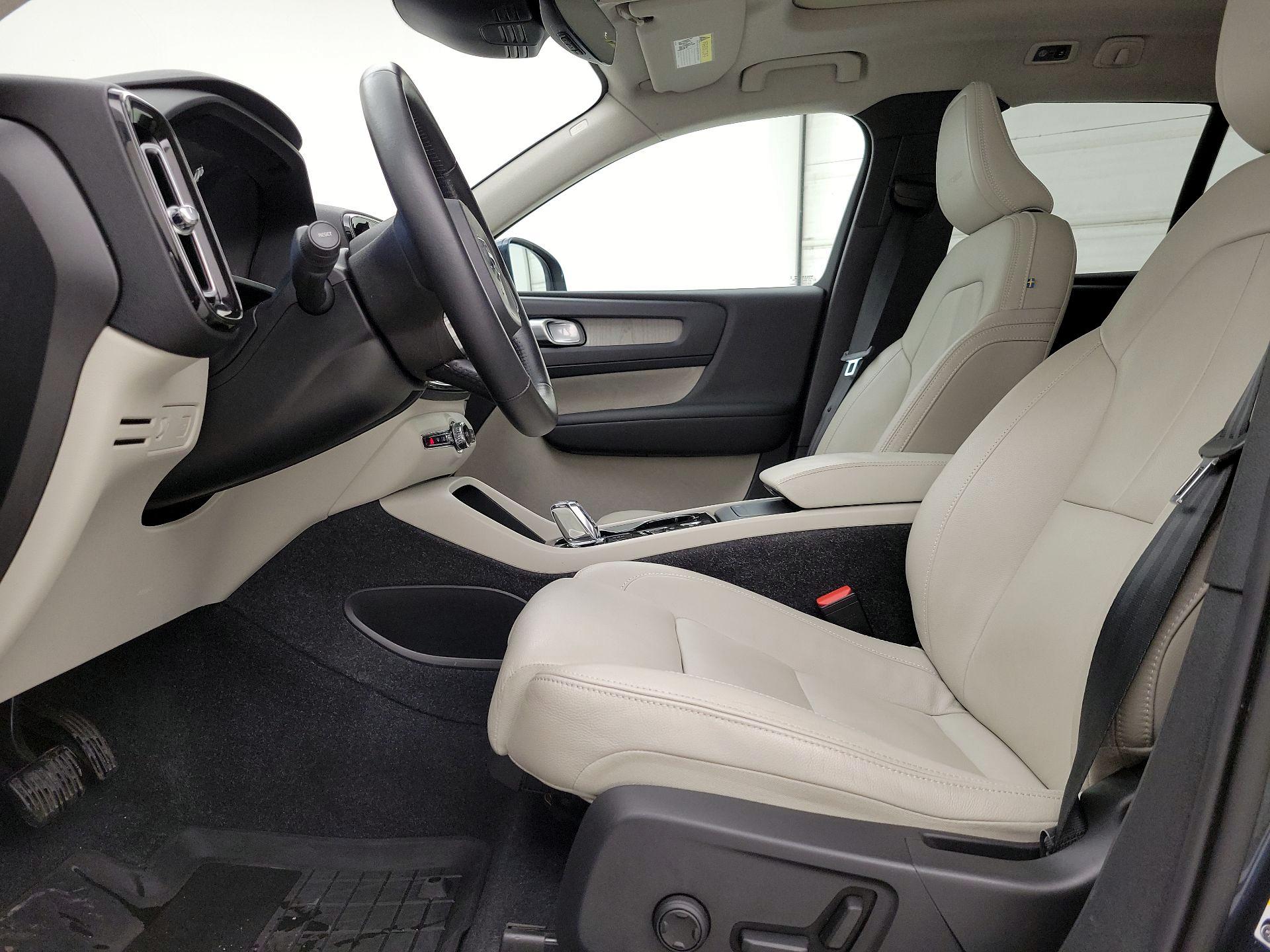 Thumbnail: 2020 Volvo XC40 - 11