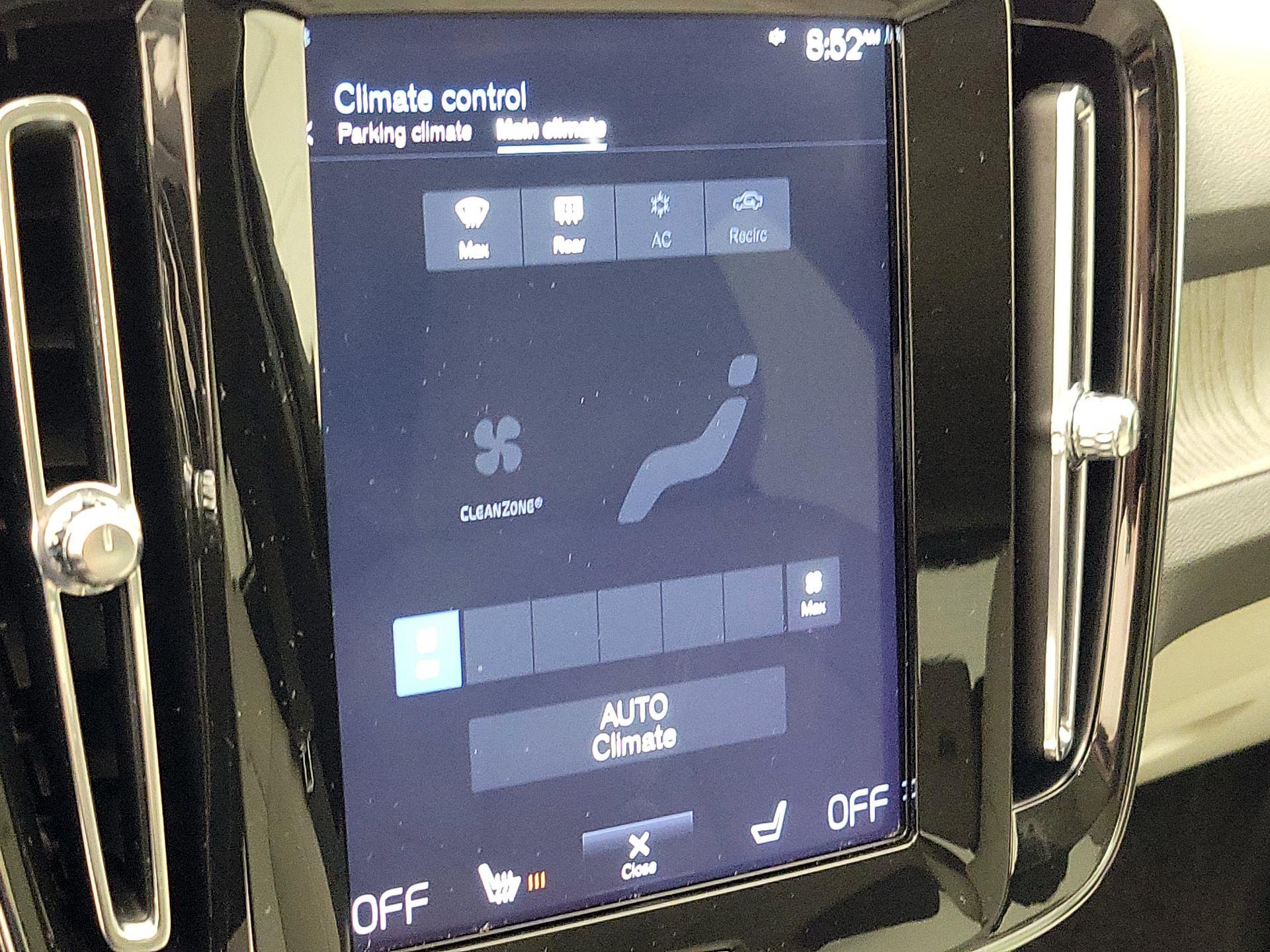 Thumbnail: 2020 Volvo XC40 - 16