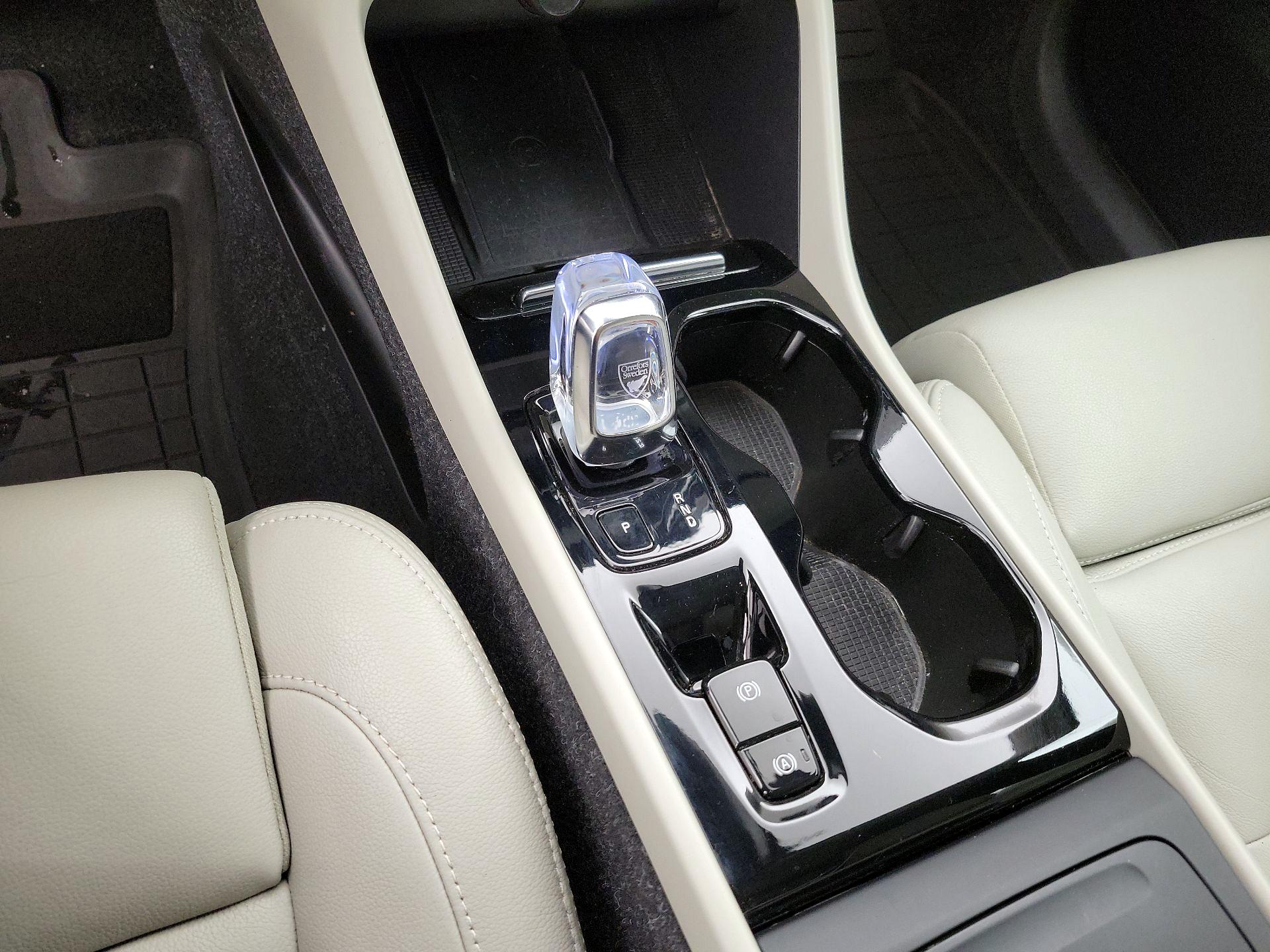 Thumbnail: 2020 Volvo XC40 - 17