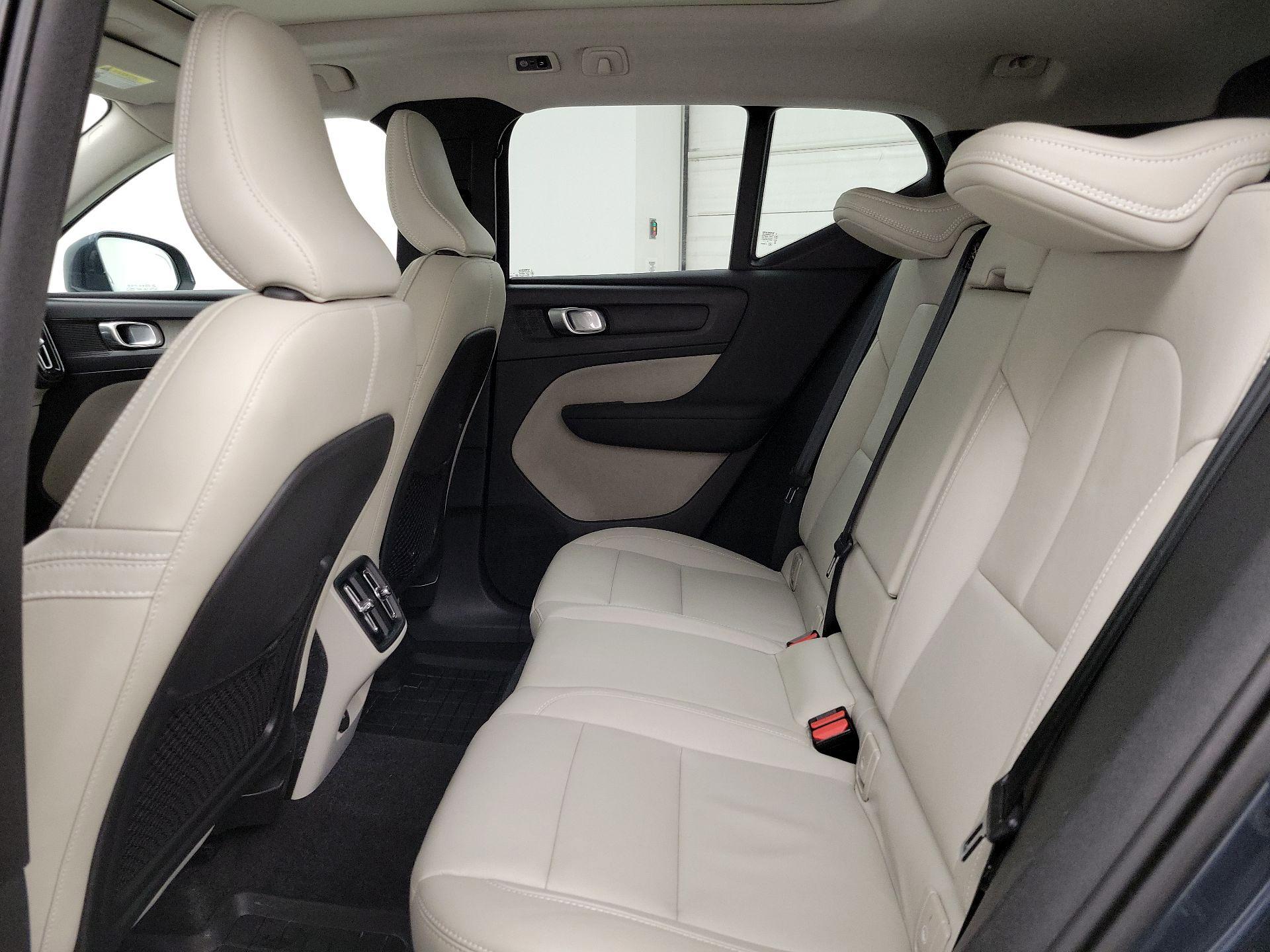 Thumbnail: 2020 Volvo XC40 - 20