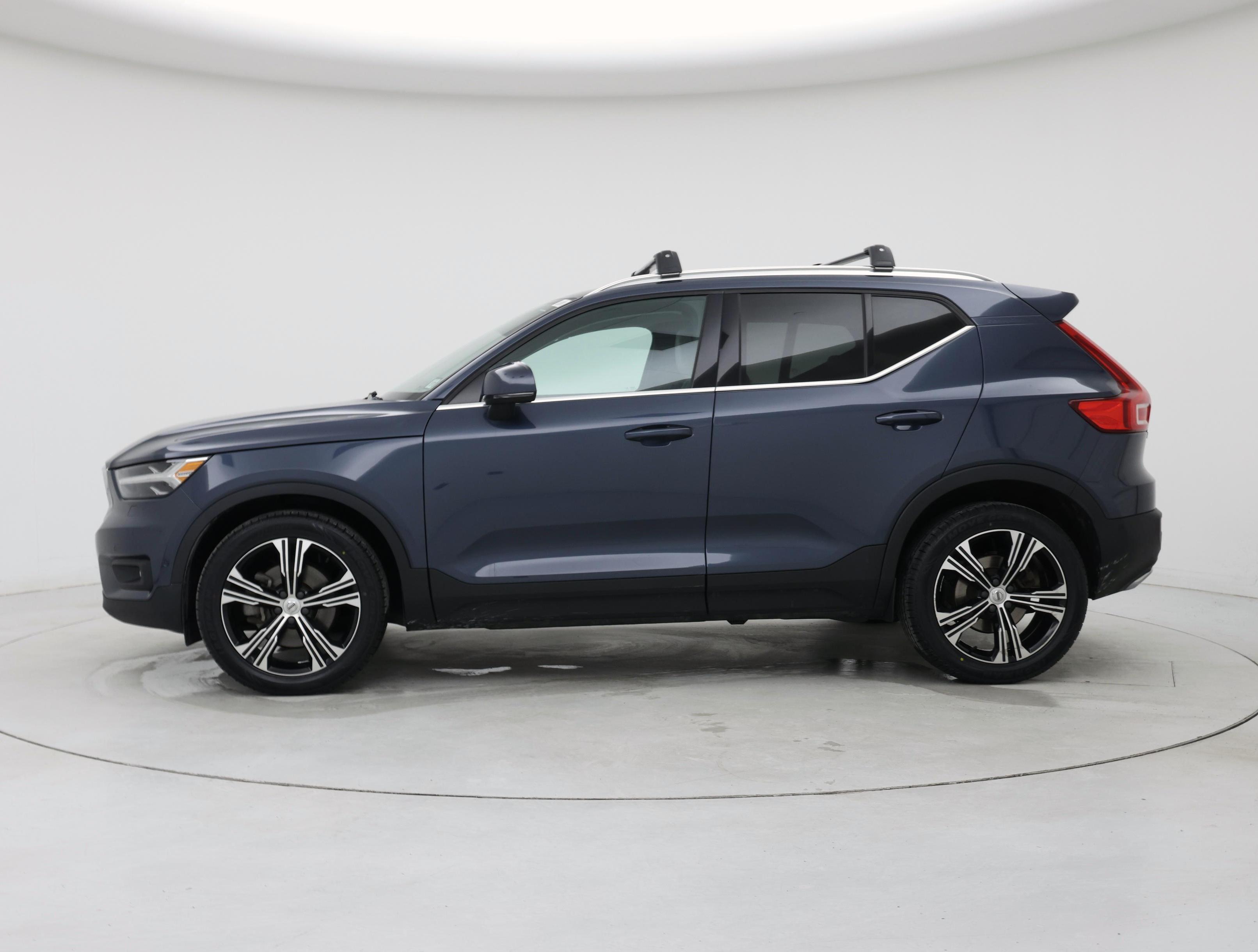 Thumbnail: 2020 Volvo XC40 - 3