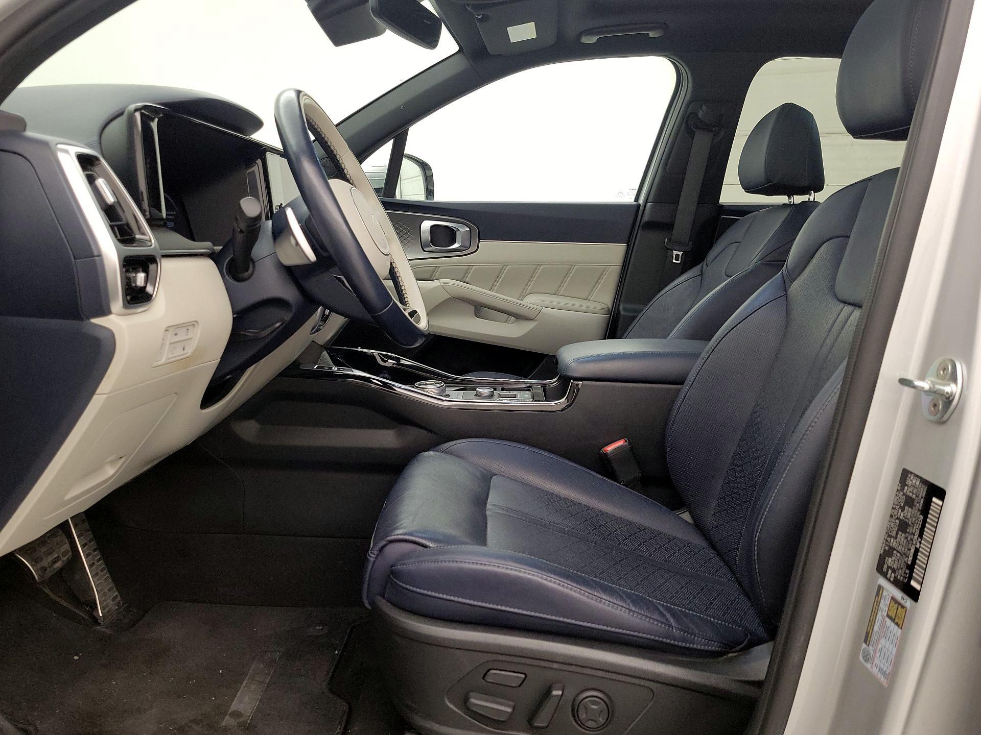 Thumbnail: 2022 Kia Sorento - 11