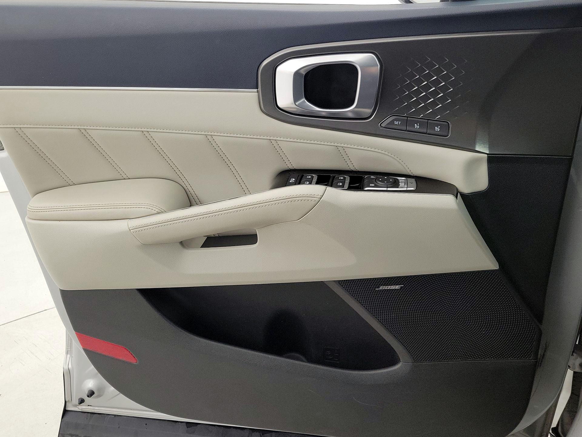 Thumbnail: 2022 Kia Sorento - 12