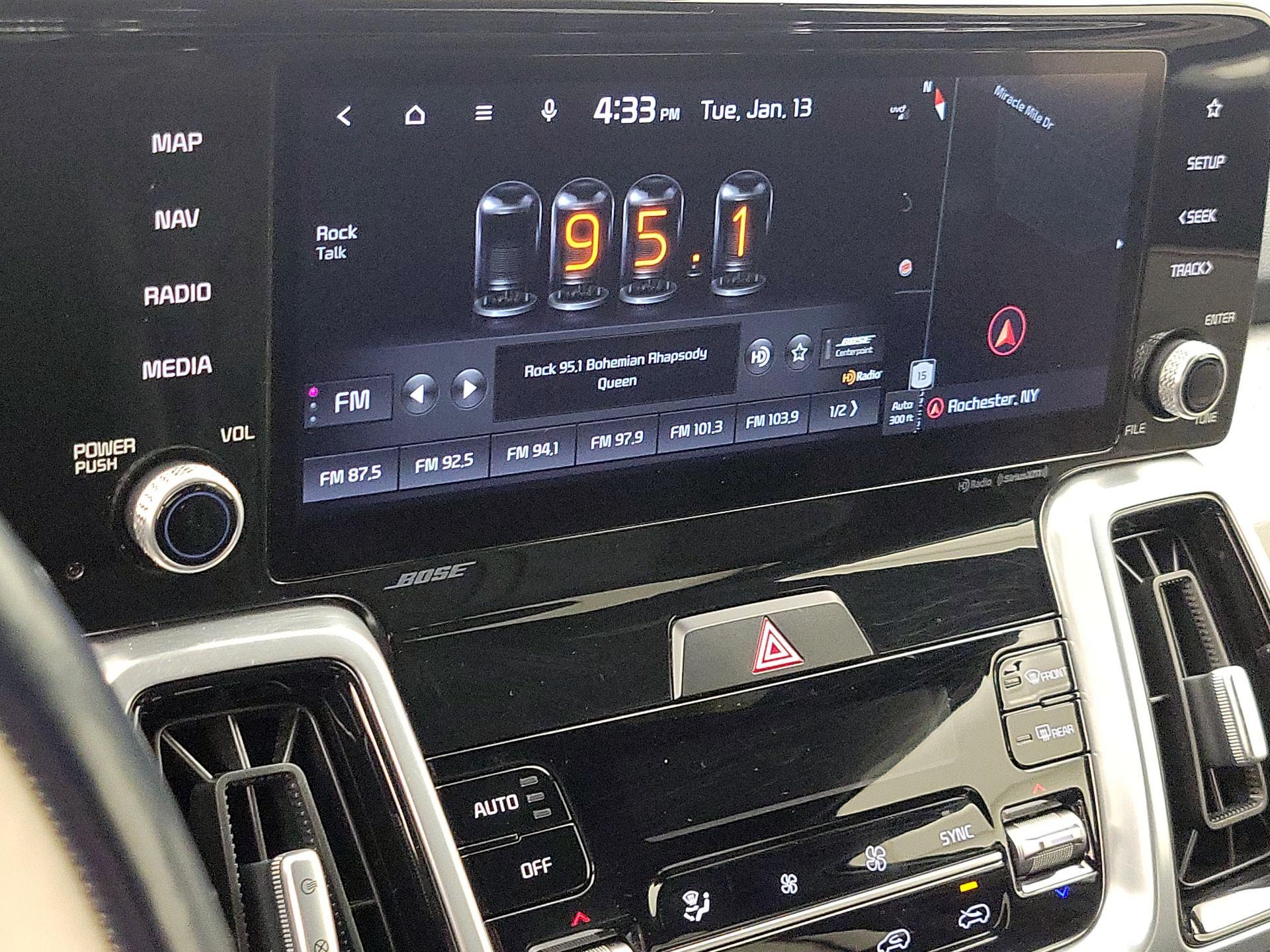 Thumbnail: 2022 Kia Sorento - 16