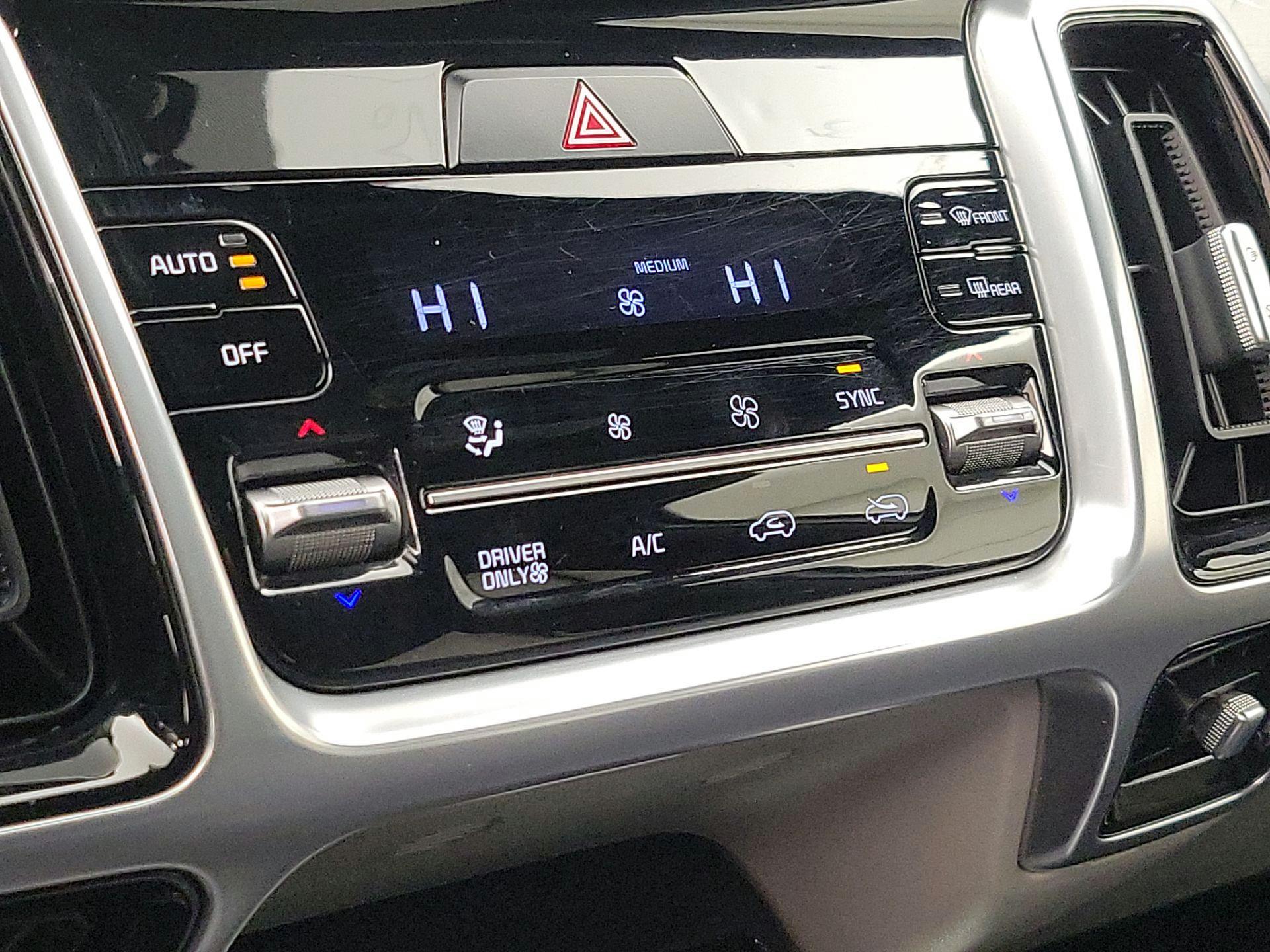 Thumbnail: 2022 Kia Sorento - 17