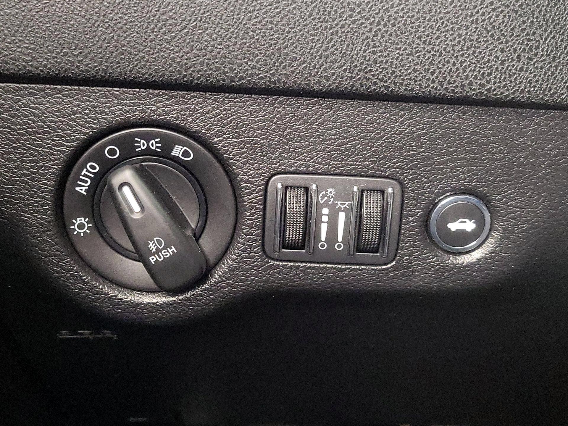 Thumbnail: 2019 Dodge Charger - 13