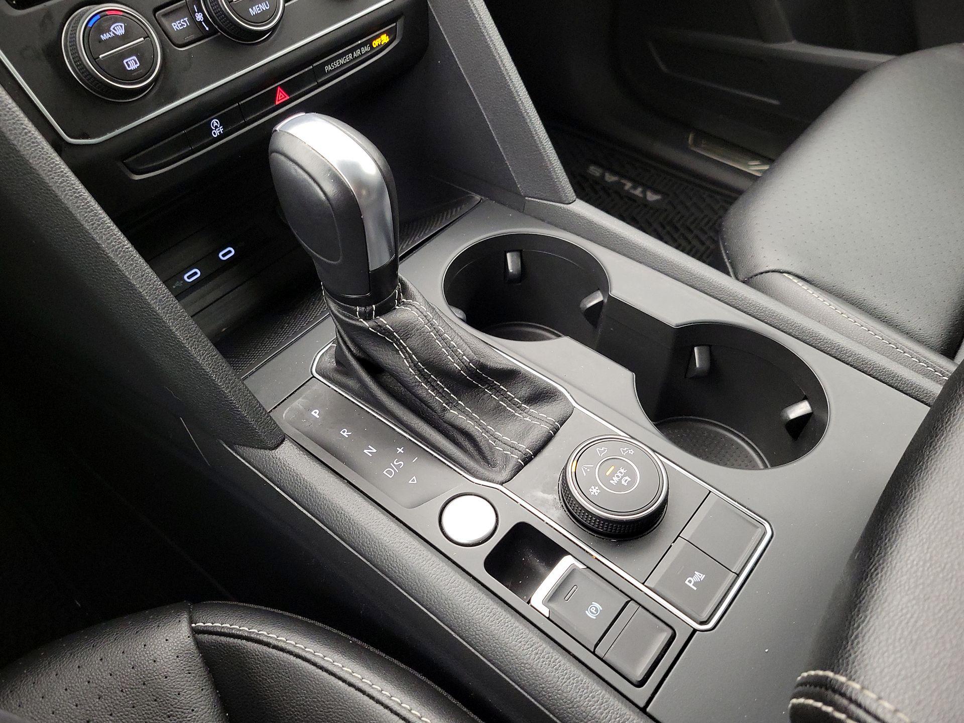 Thumbnail: 2021 Volkswagen Atlas - 17