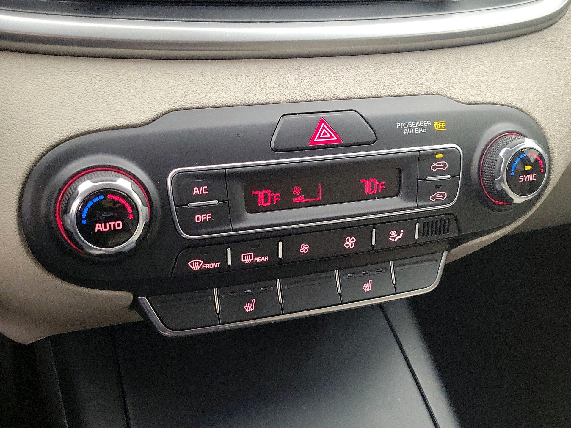 Thumbnail: 2019 Kia Sorento - 16