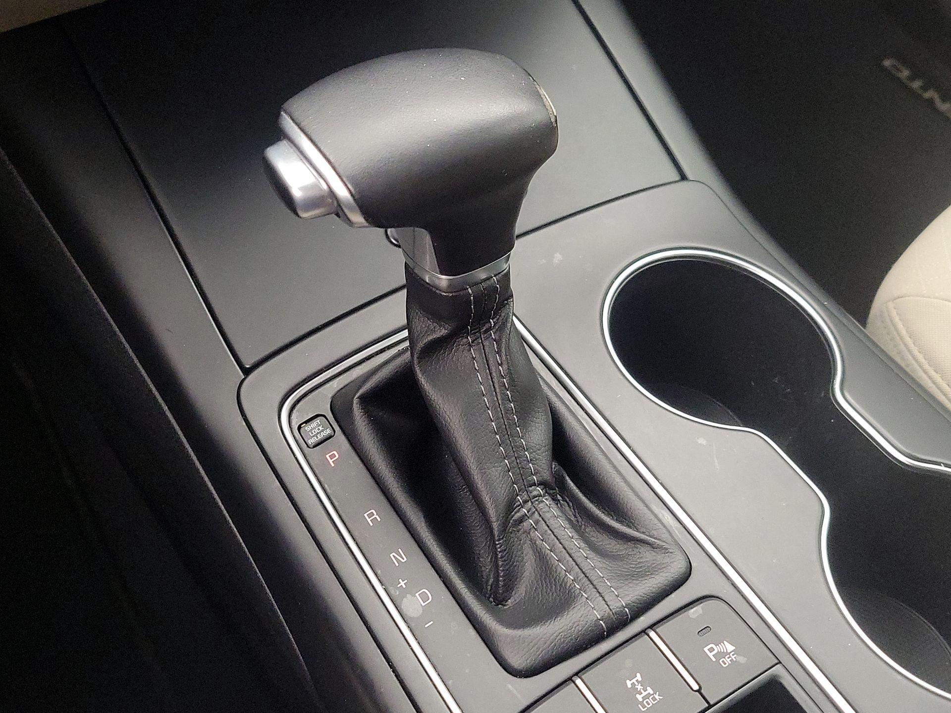 Thumbnail: 2019 Kia Sorento - 17