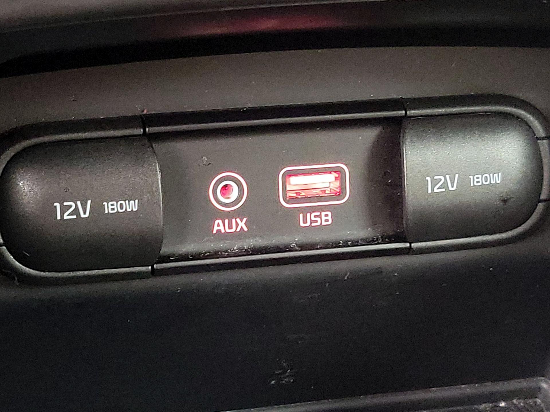 Thumbnail: 2019 Kia Sorento - 18