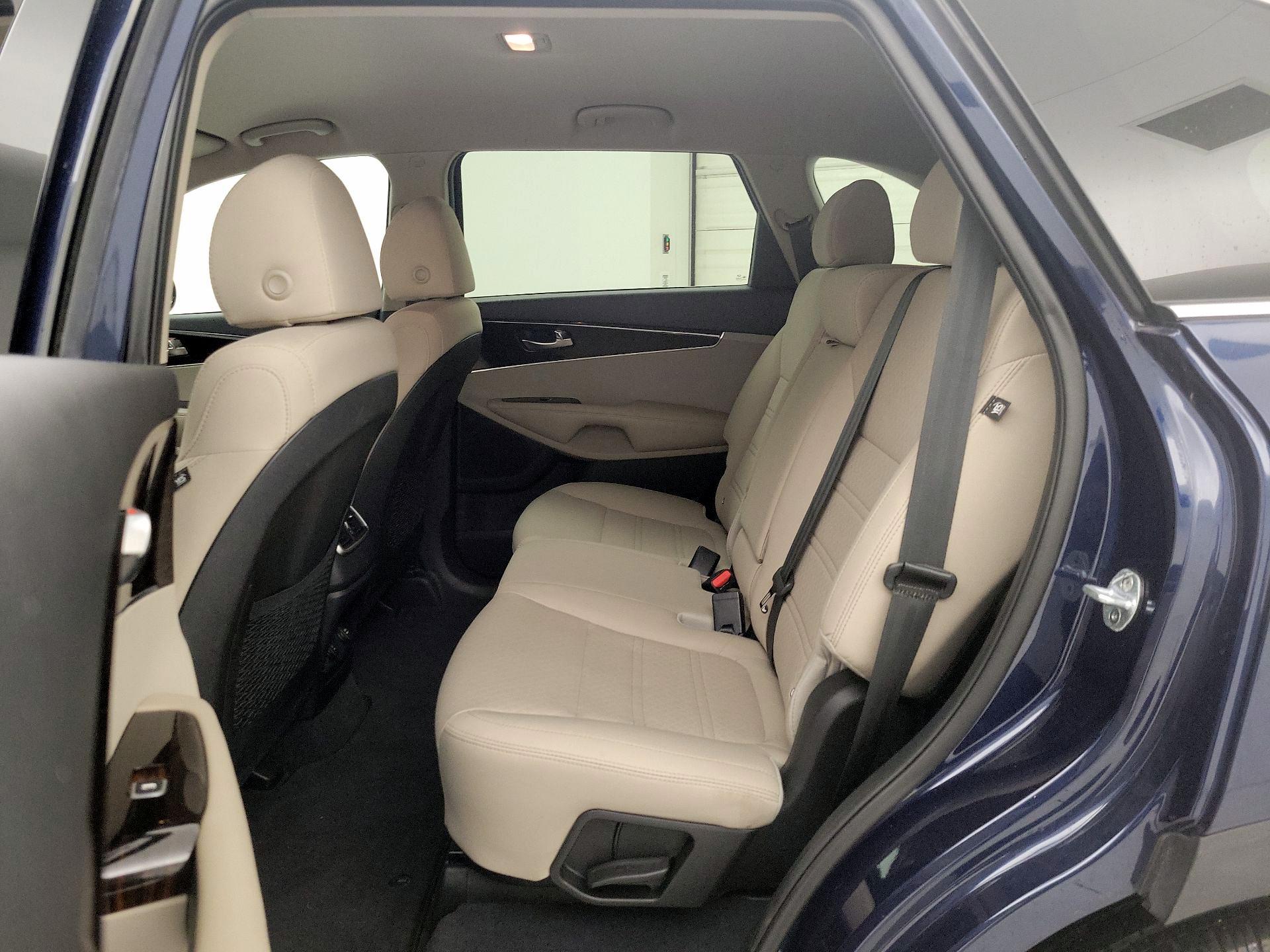 Thumbnail: 2019 Kia Sorento - 19