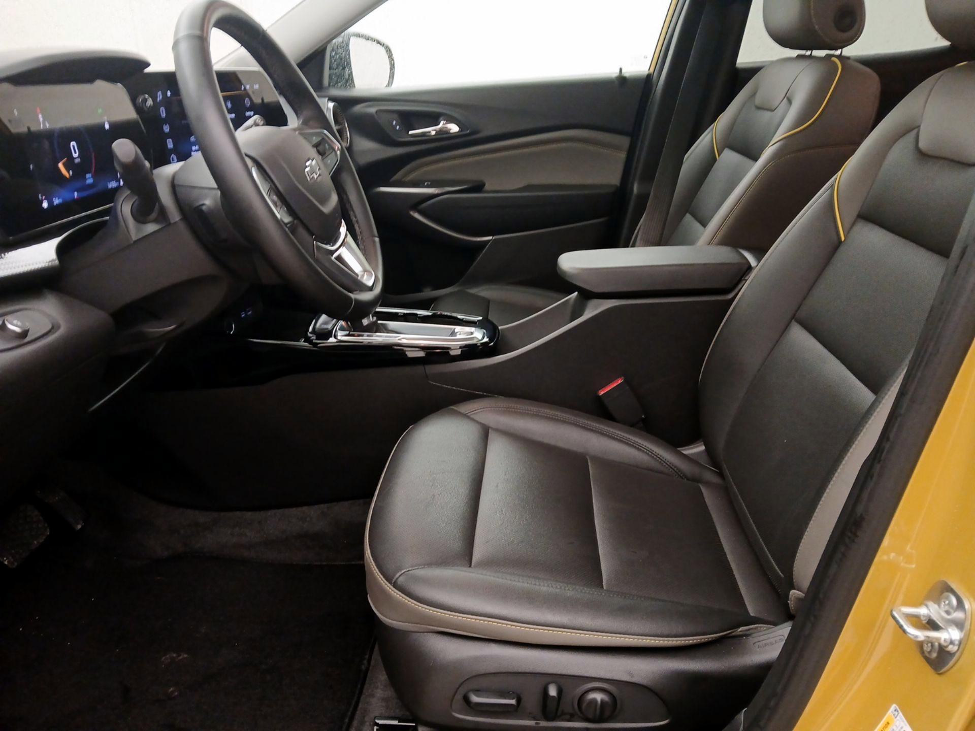 Thumbnail: 2025 Chevrolet Trax - 11