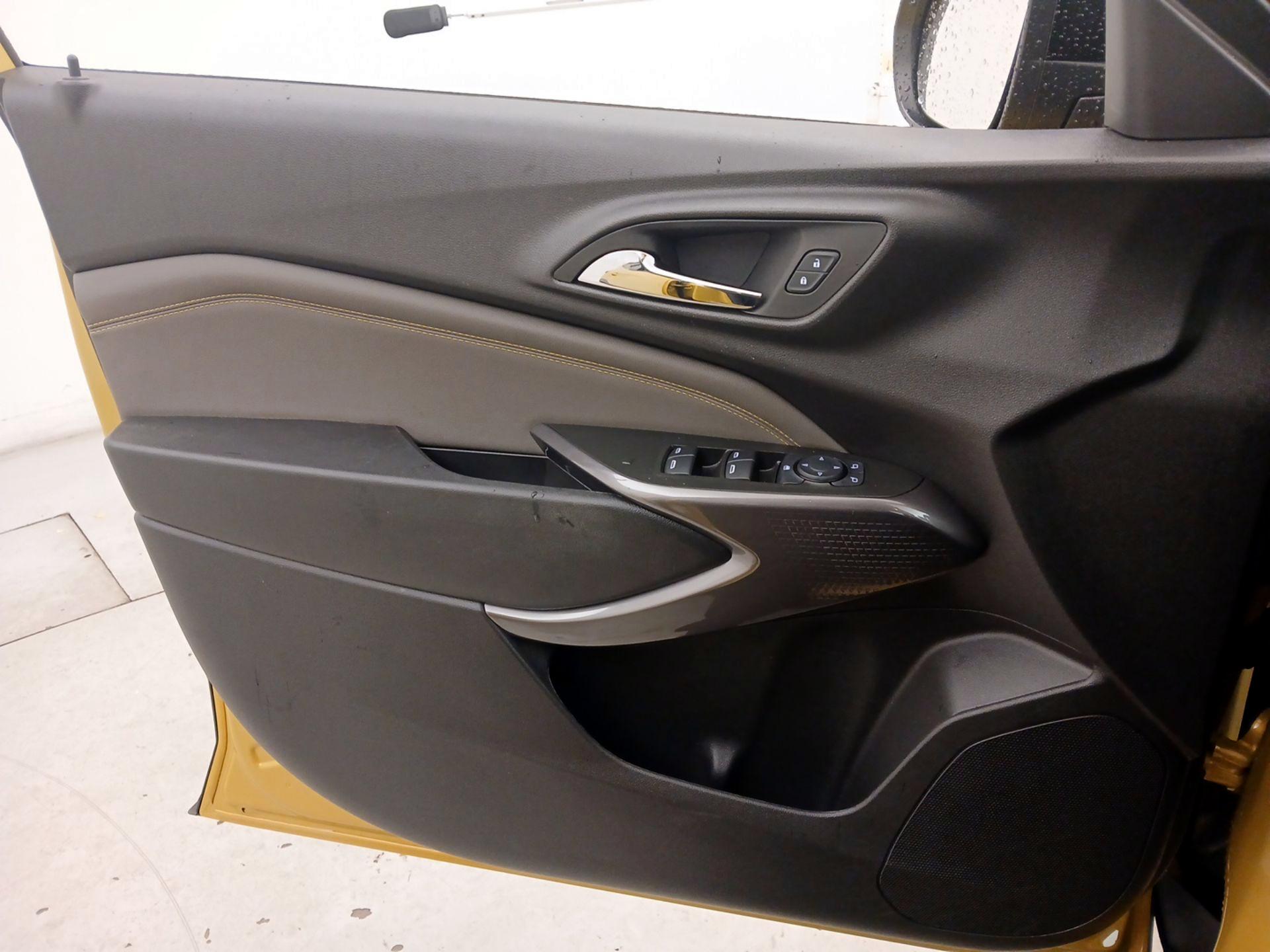 Thumbnail: 2025 Chevrolet Trax - 12