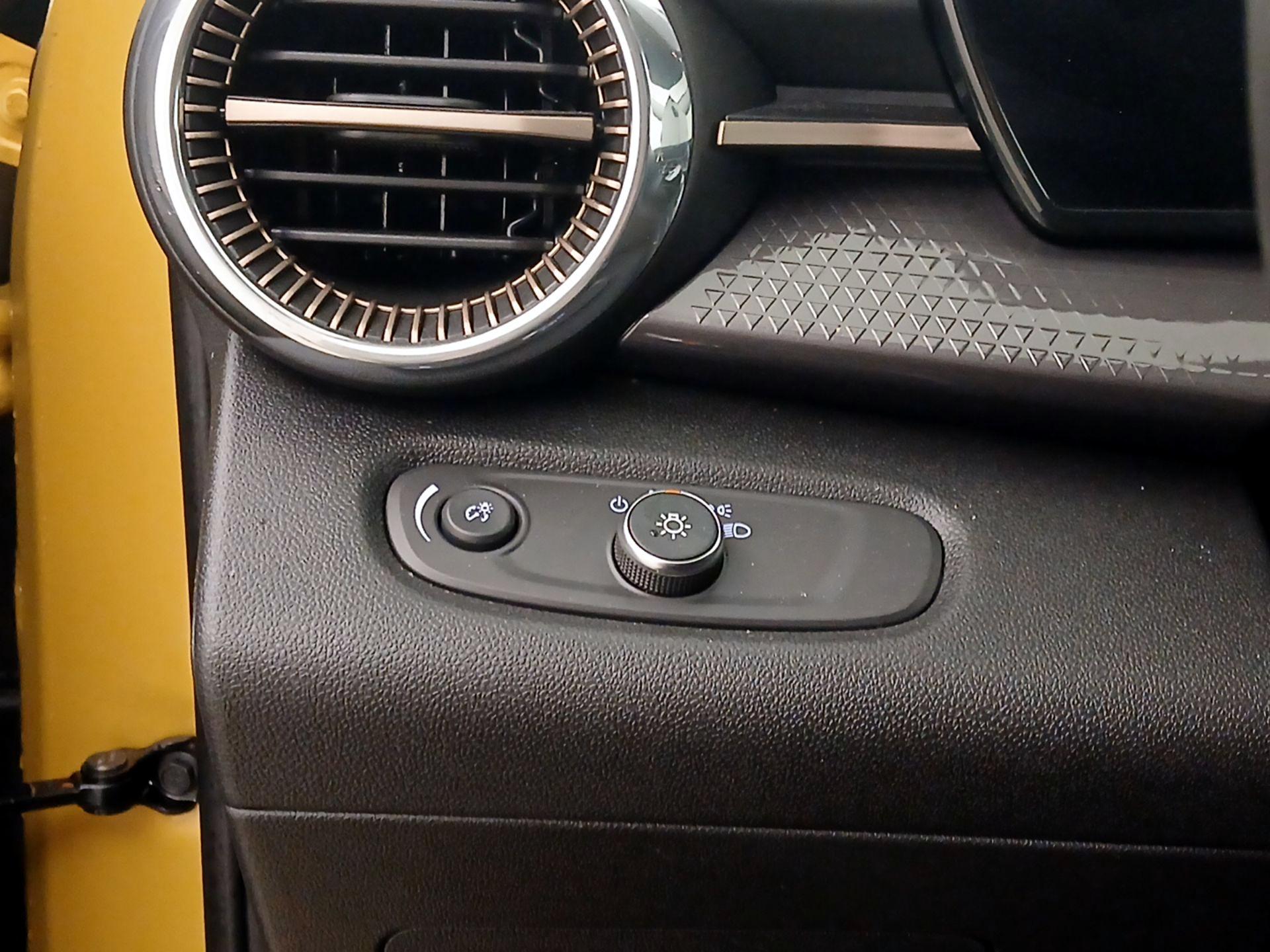 Thumbnail: 2025 Chevrolet Trax - 13