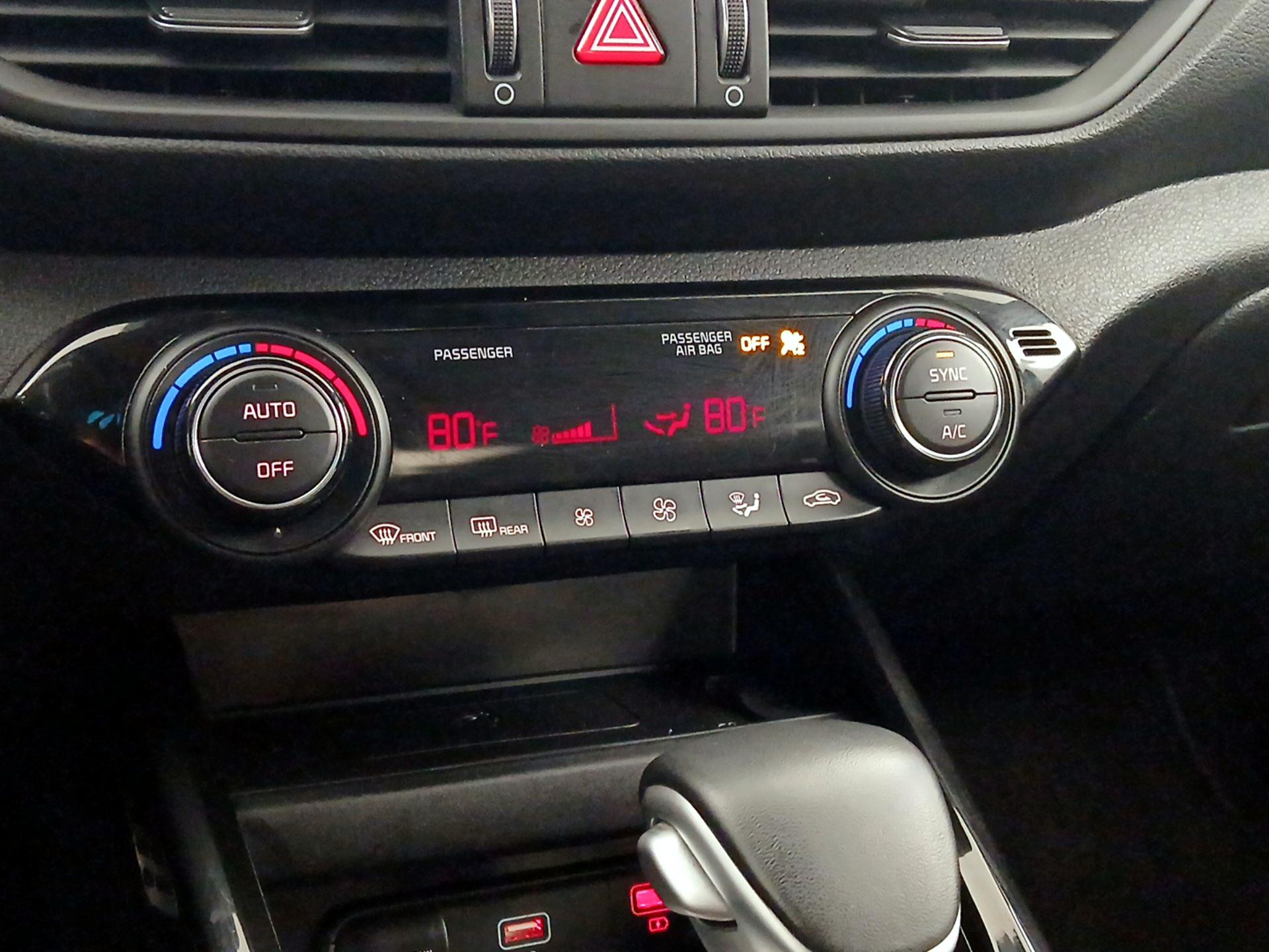 Thumbnail: 2024 Kia Forte - 17