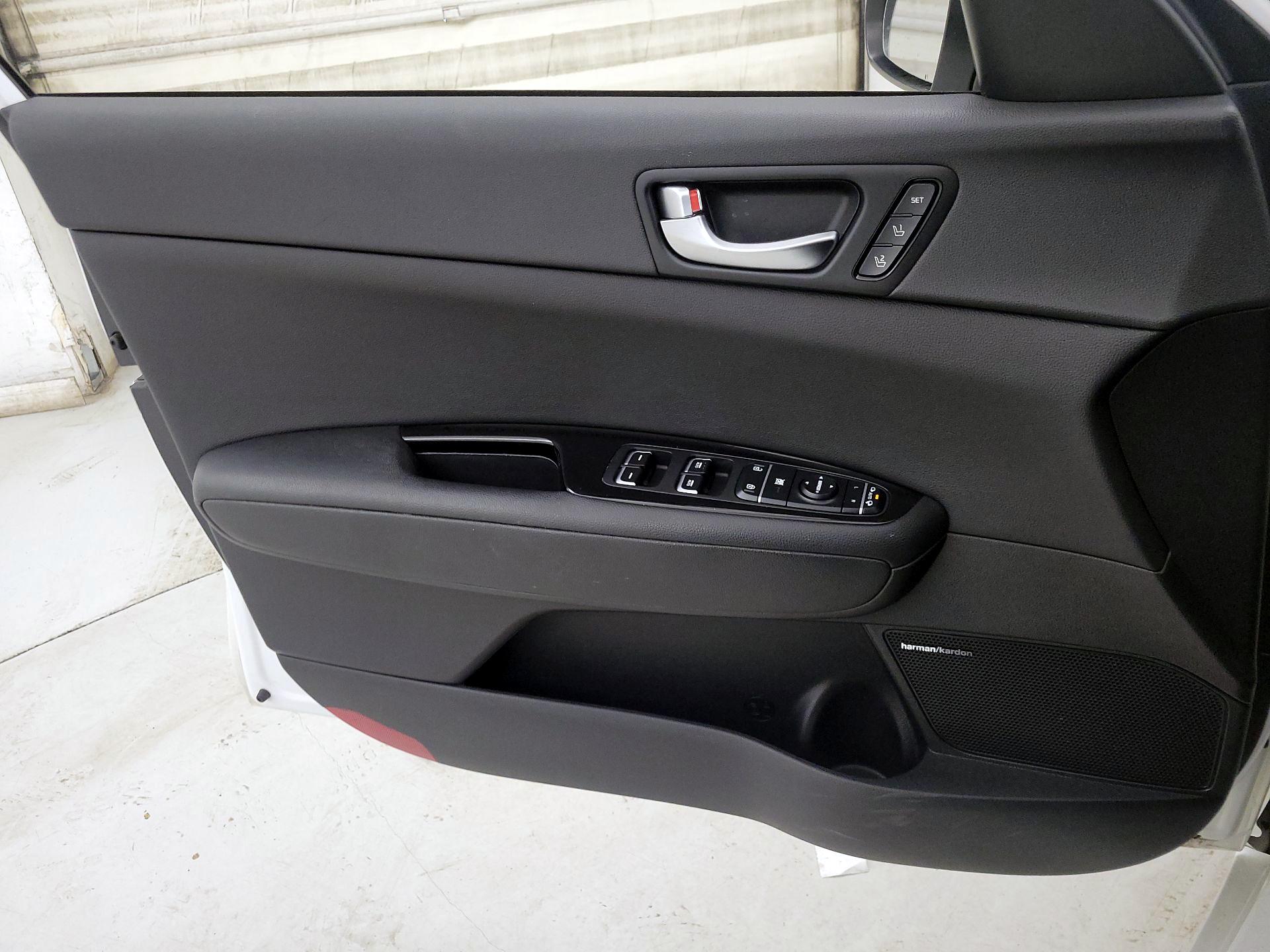 Thumbnail: 2017 Kia Optima - 12