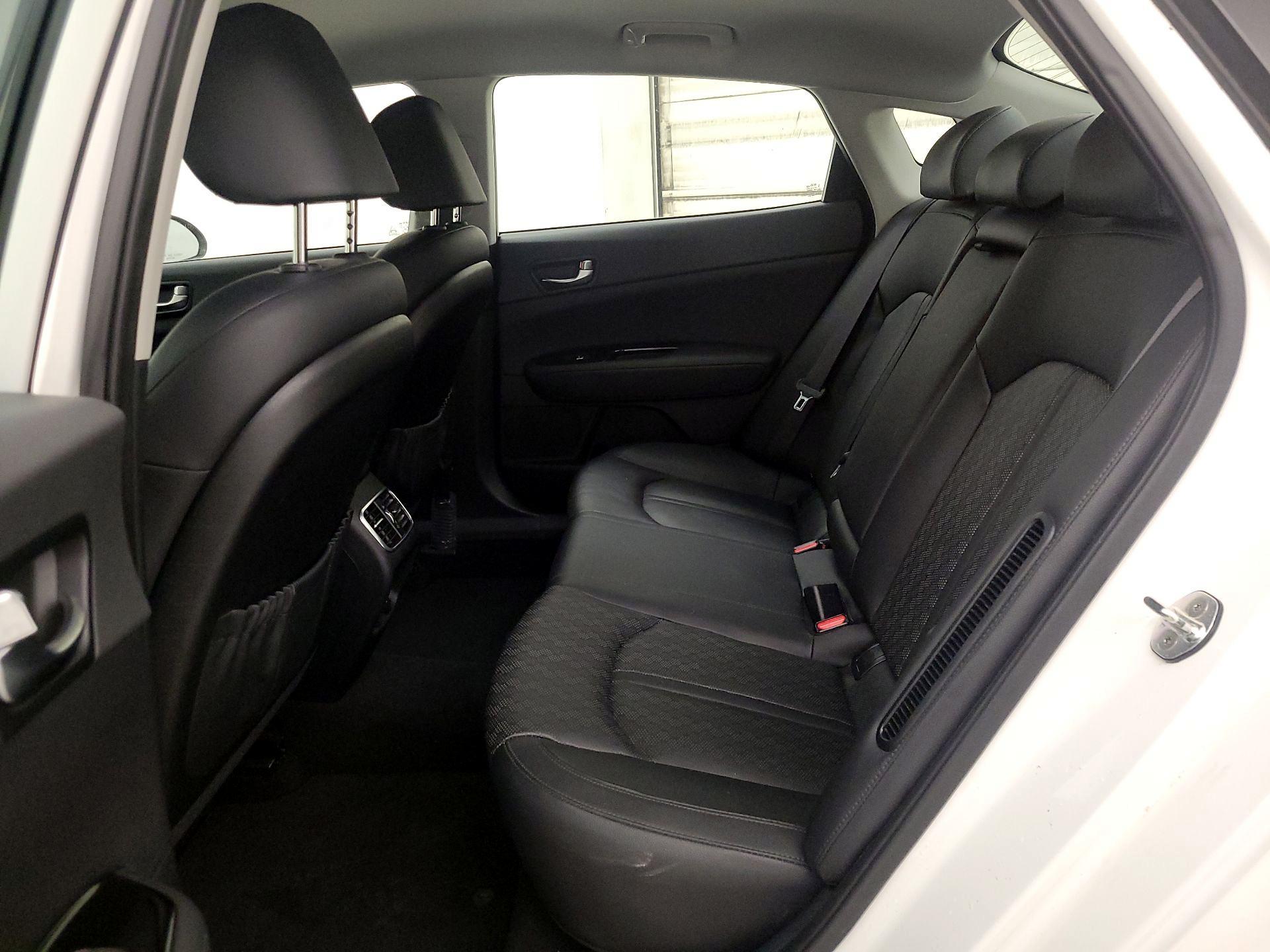 Thumbnail: 2017 Kia Optima - 20