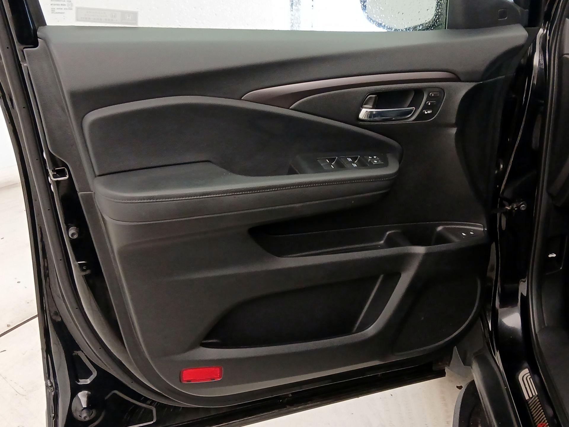 Thumbnail: 2021 Honda Pilot - 12