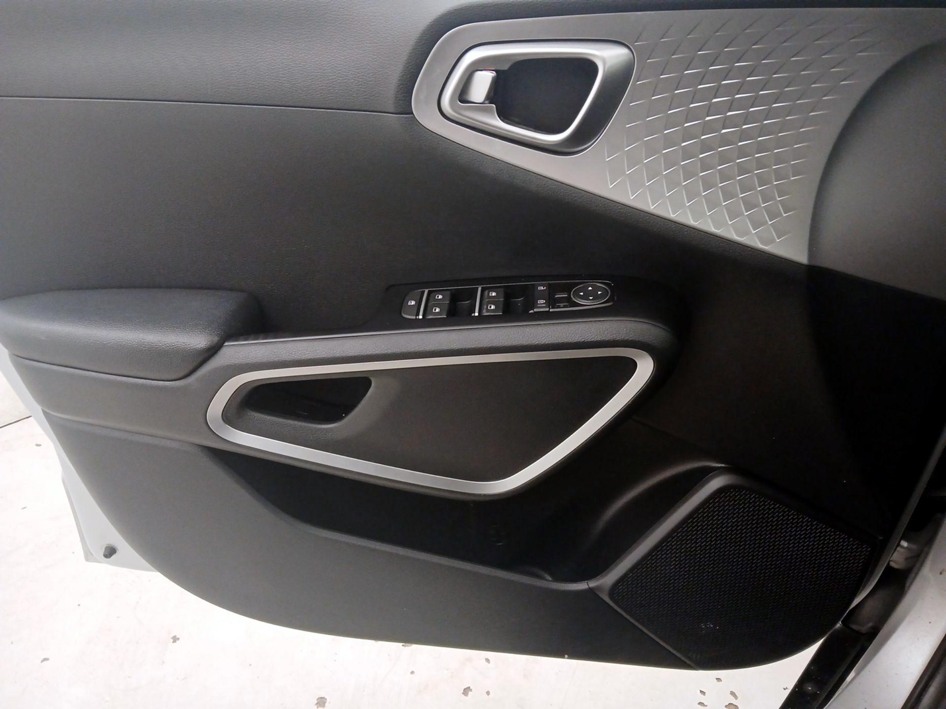 Thumbnail: 2020 Kia Soul - 12