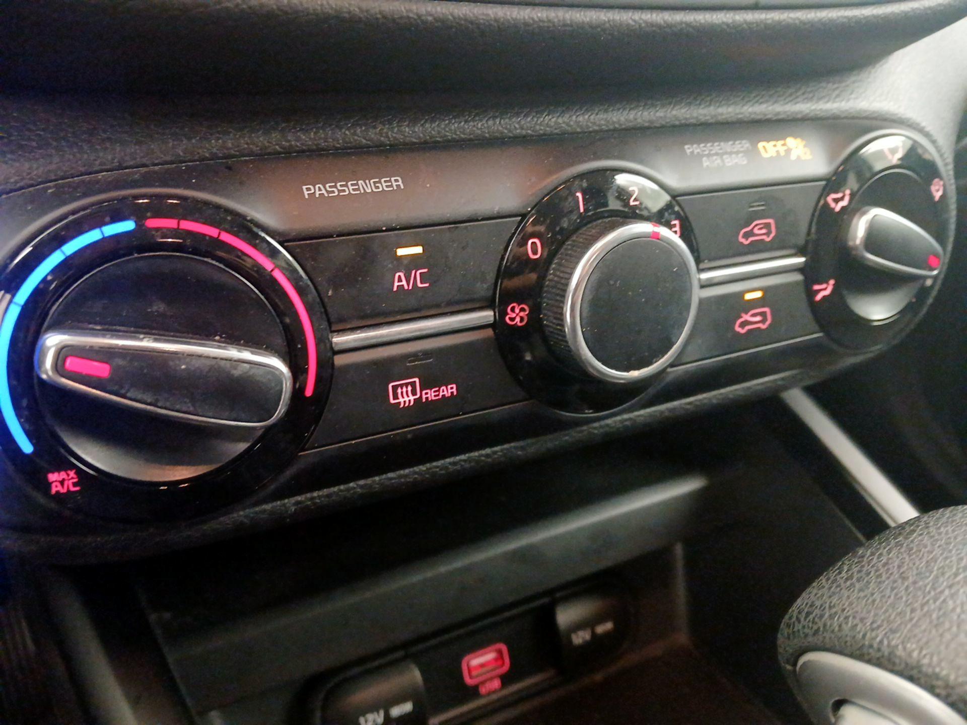 Thumbnail: 2020 Kia Soul - 16