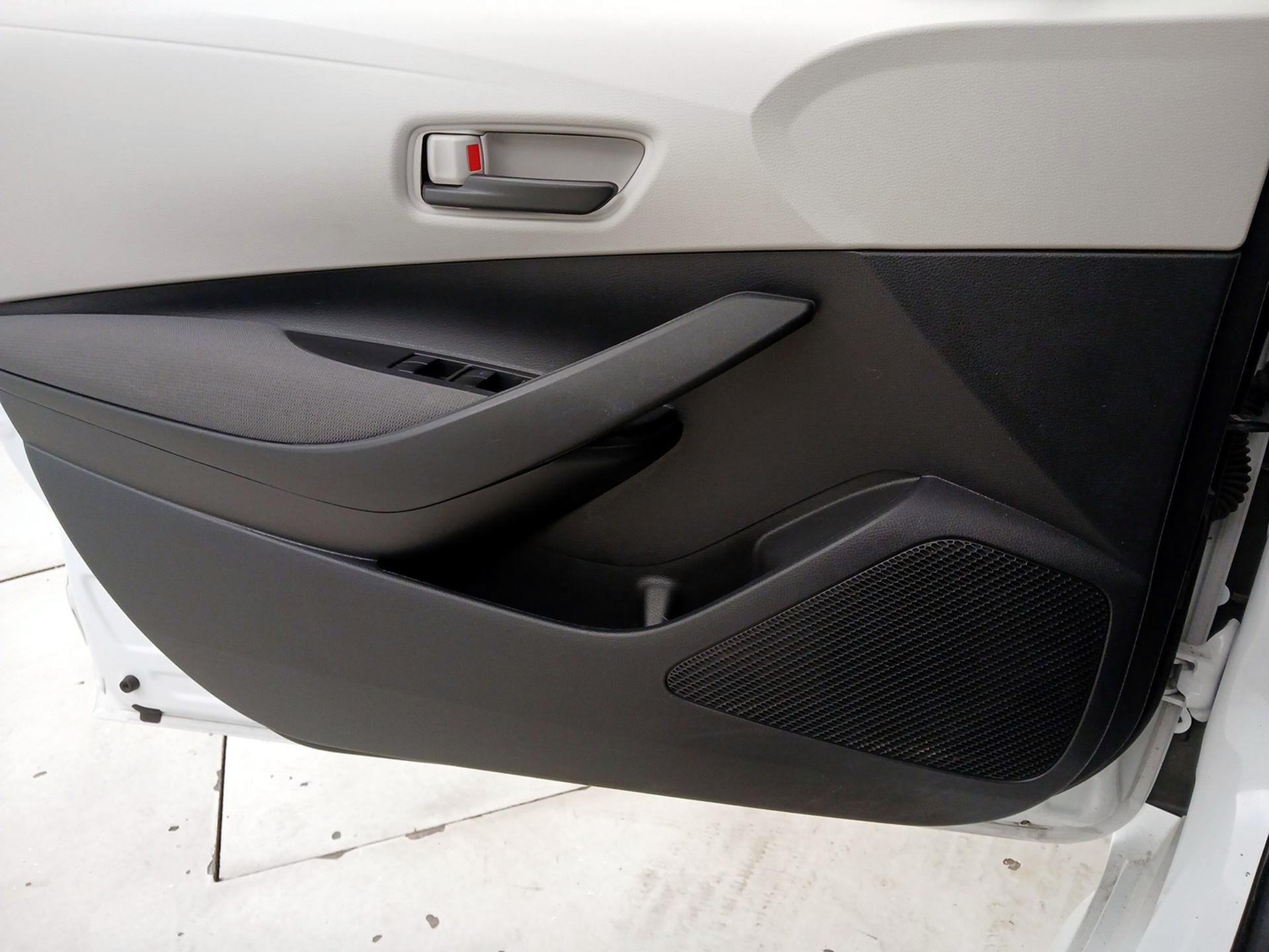 Thumbnail: 2022 Toyota Corolla - 12